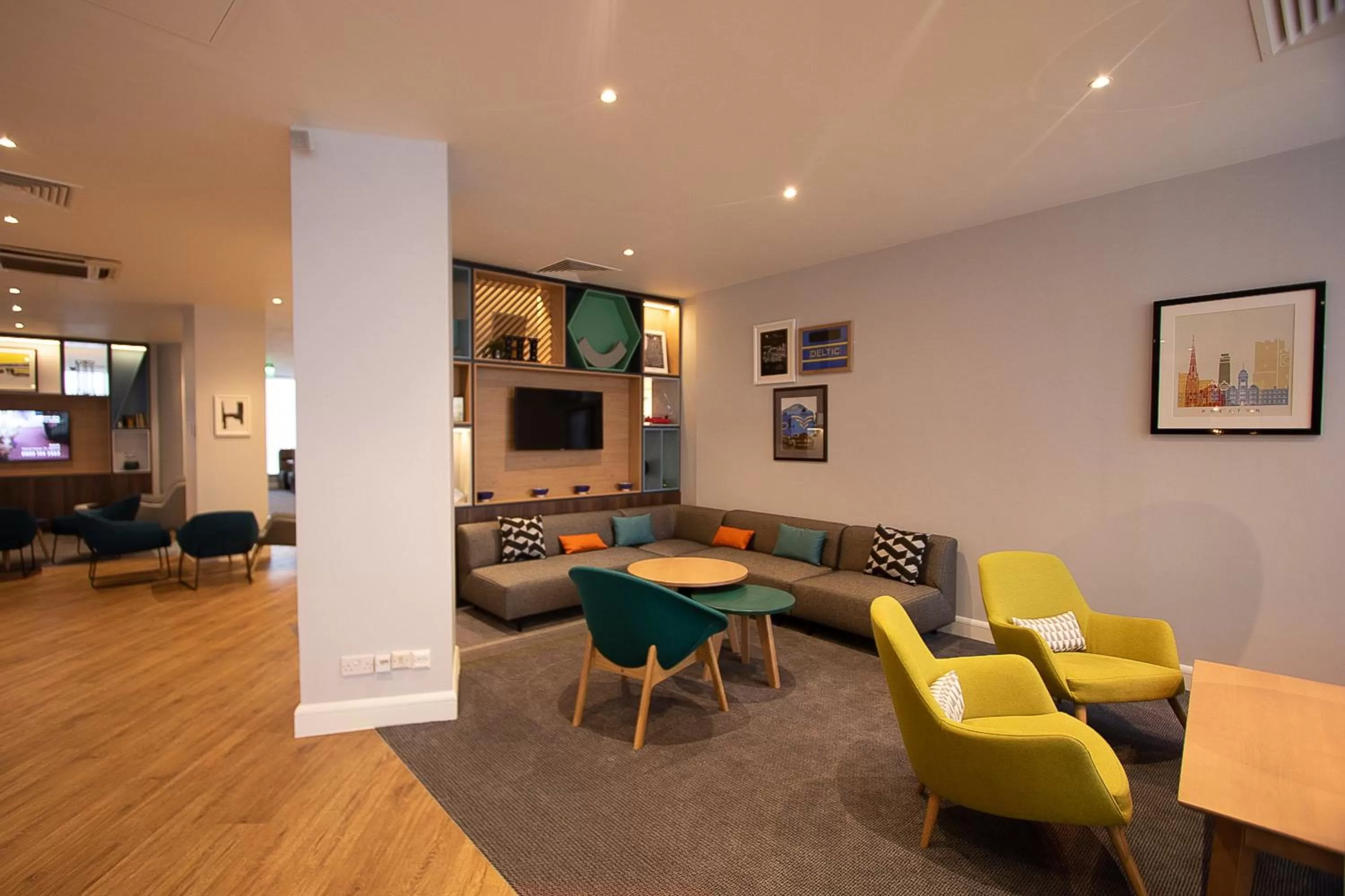 Lounge or bar in Holiday Inn Preston by IHG