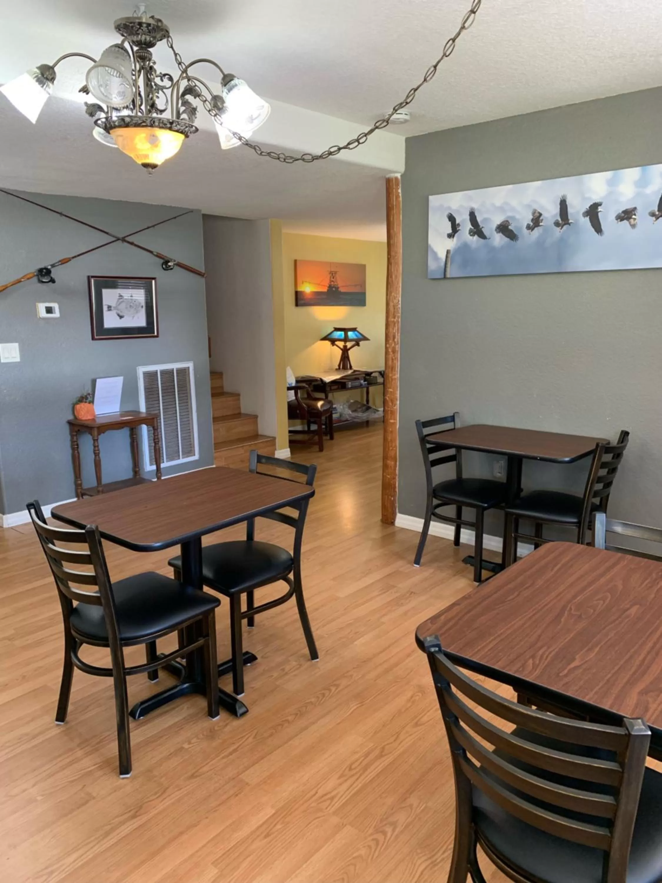 Dining area in Nature Coast Inn & Cottages
