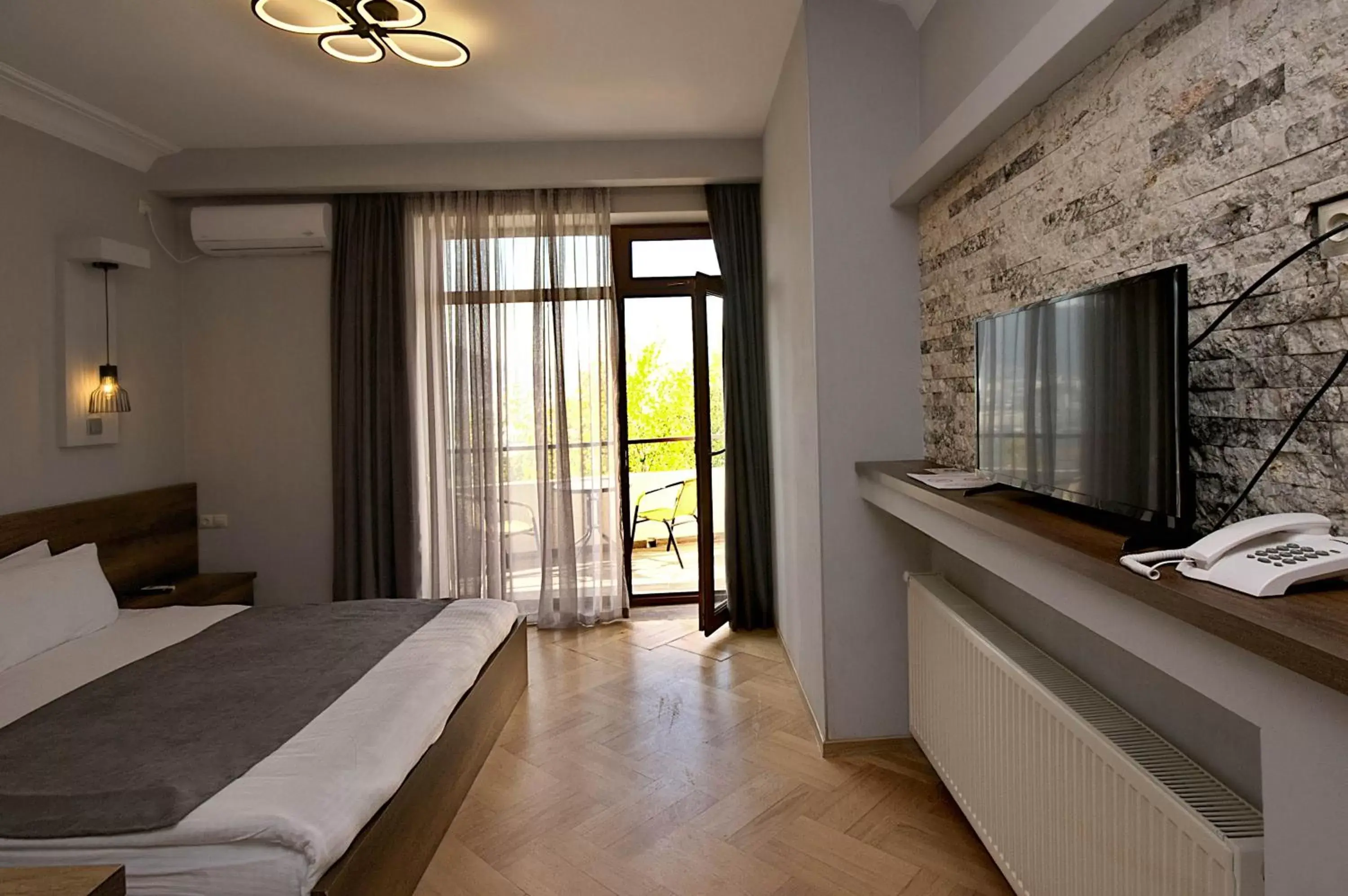 Triple Room with City View in Hotel Livin Triple Room with City View in Hotel Livin