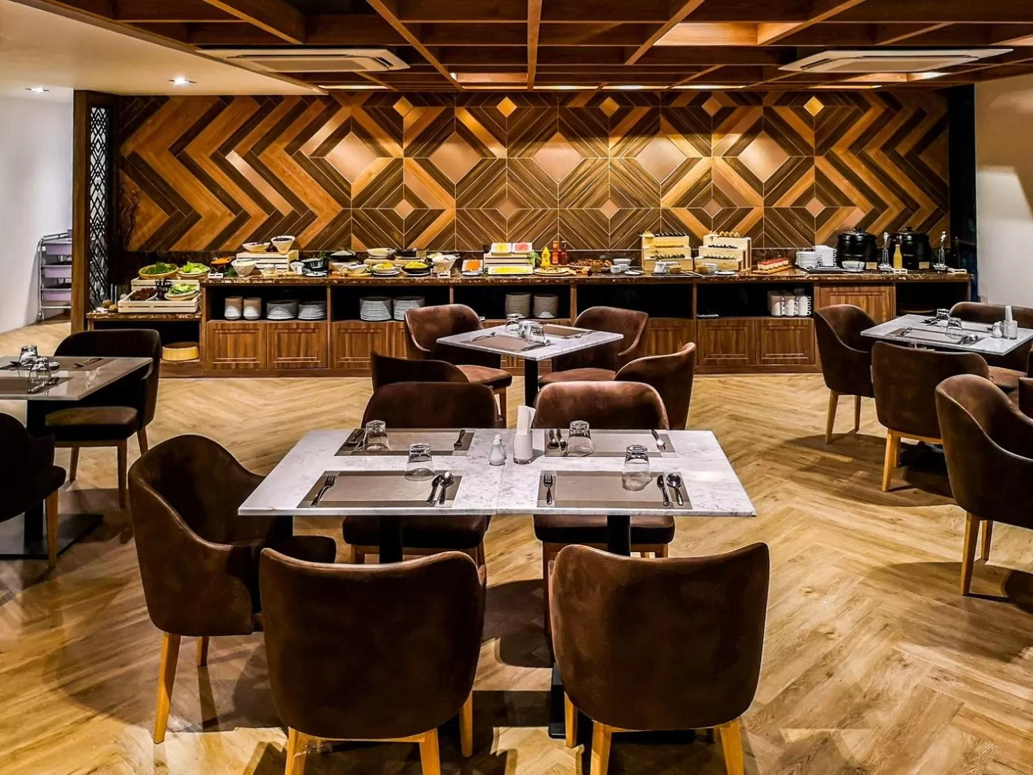 Restaurant/places to eat in Zayn Hotel Bangkok - Airport Link Access