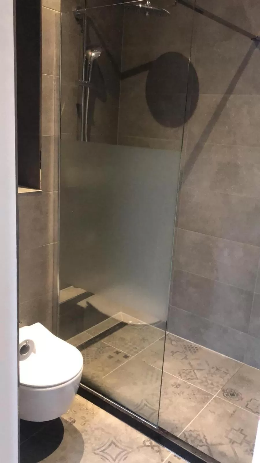 Bathroom in Lekkerwegbijleeuwen, 1 minuut naar hartje centrum