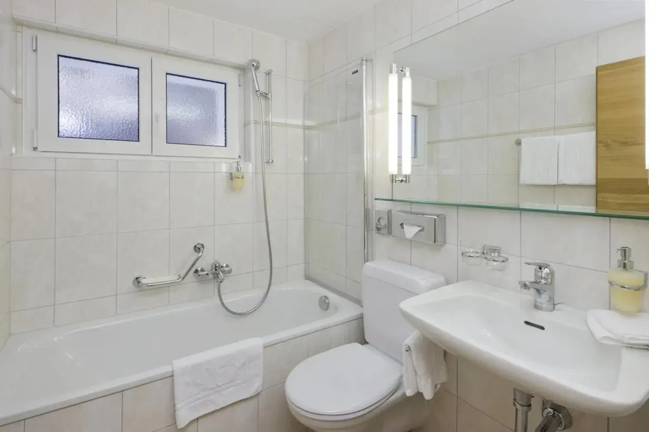 Standard Double Room with Balcony - single occupancy in Hotel Holiday Standard Double Room with Balcony - single occupancy in Hotel Holiday