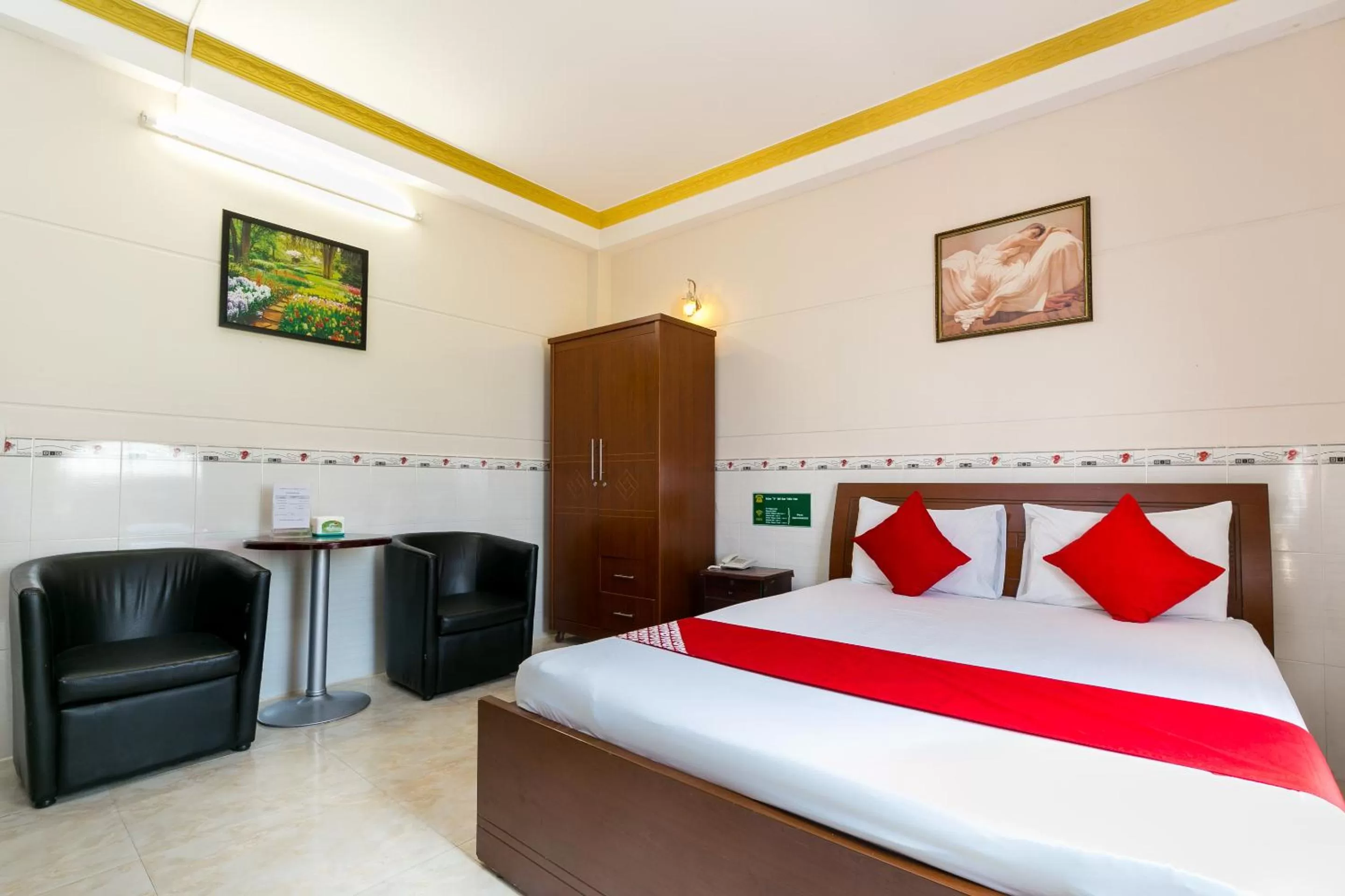 Photo of the whole room, Bed in Ngoc Linh Hotel