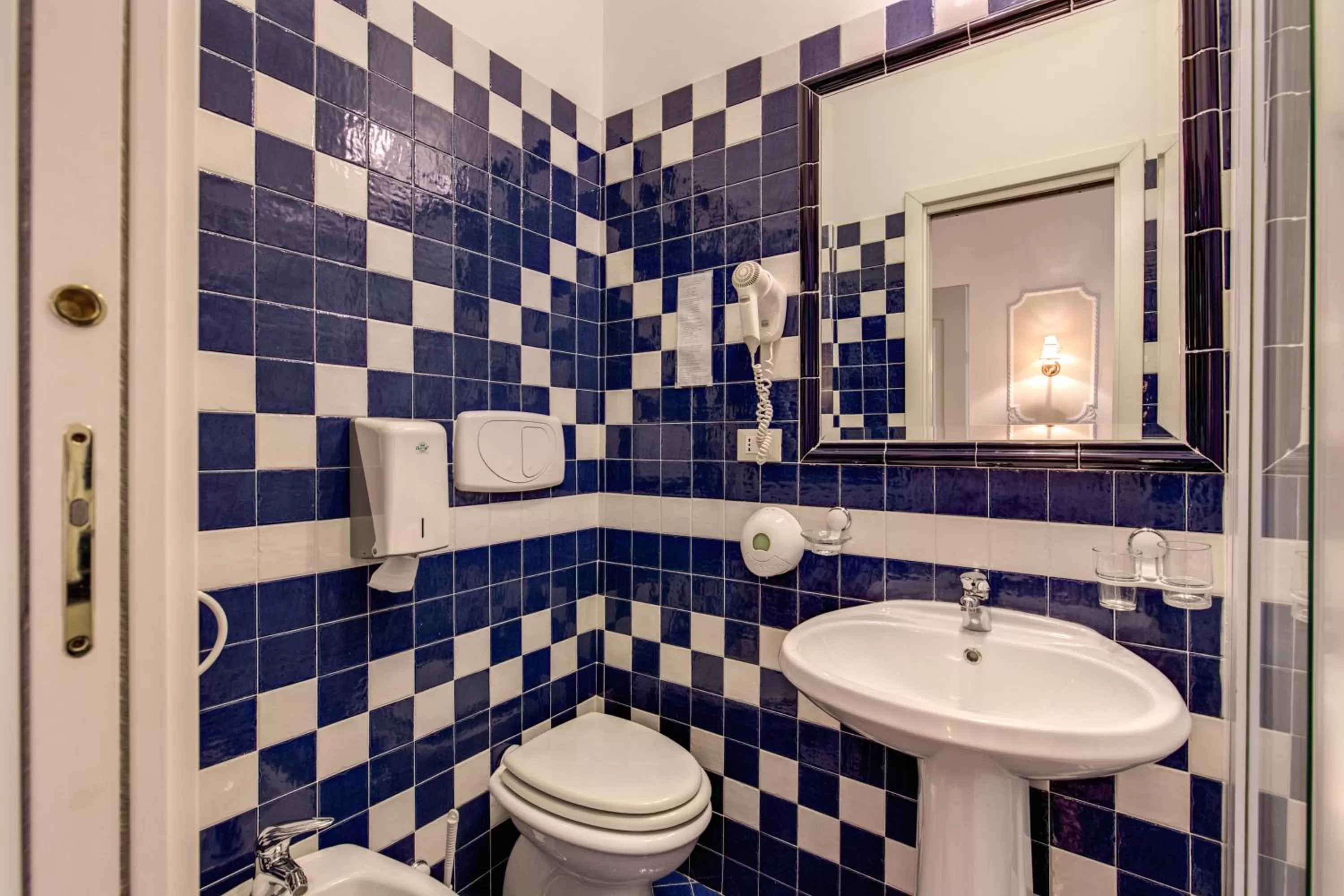 Shower in Cambridge Hotel