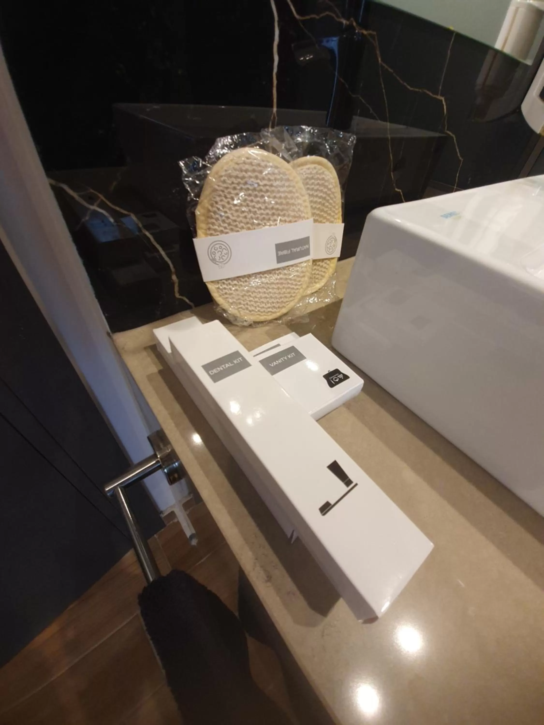 Area and facilities in EUPHORIA ''Staying in Pleasure''