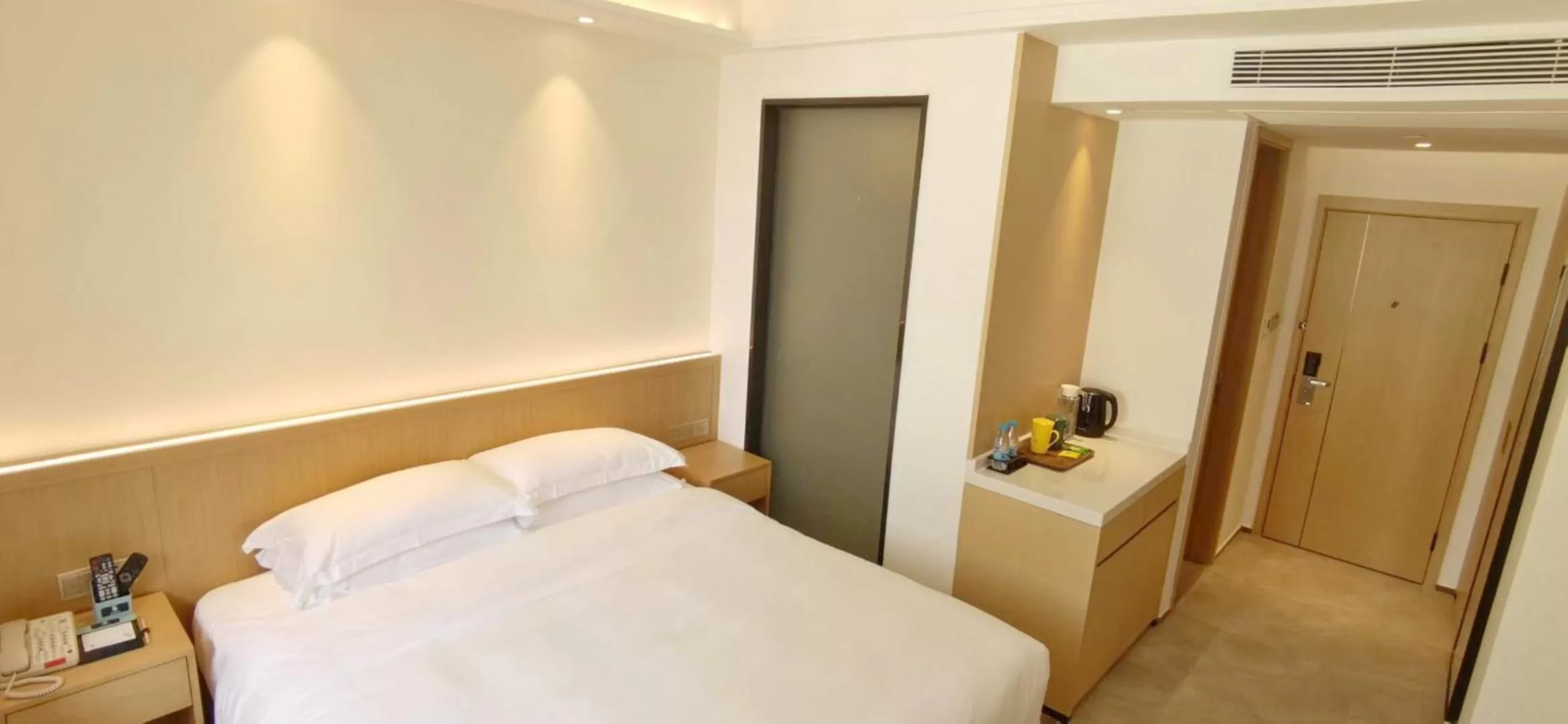 Bedroom, Bed in Sanya South China Hotel