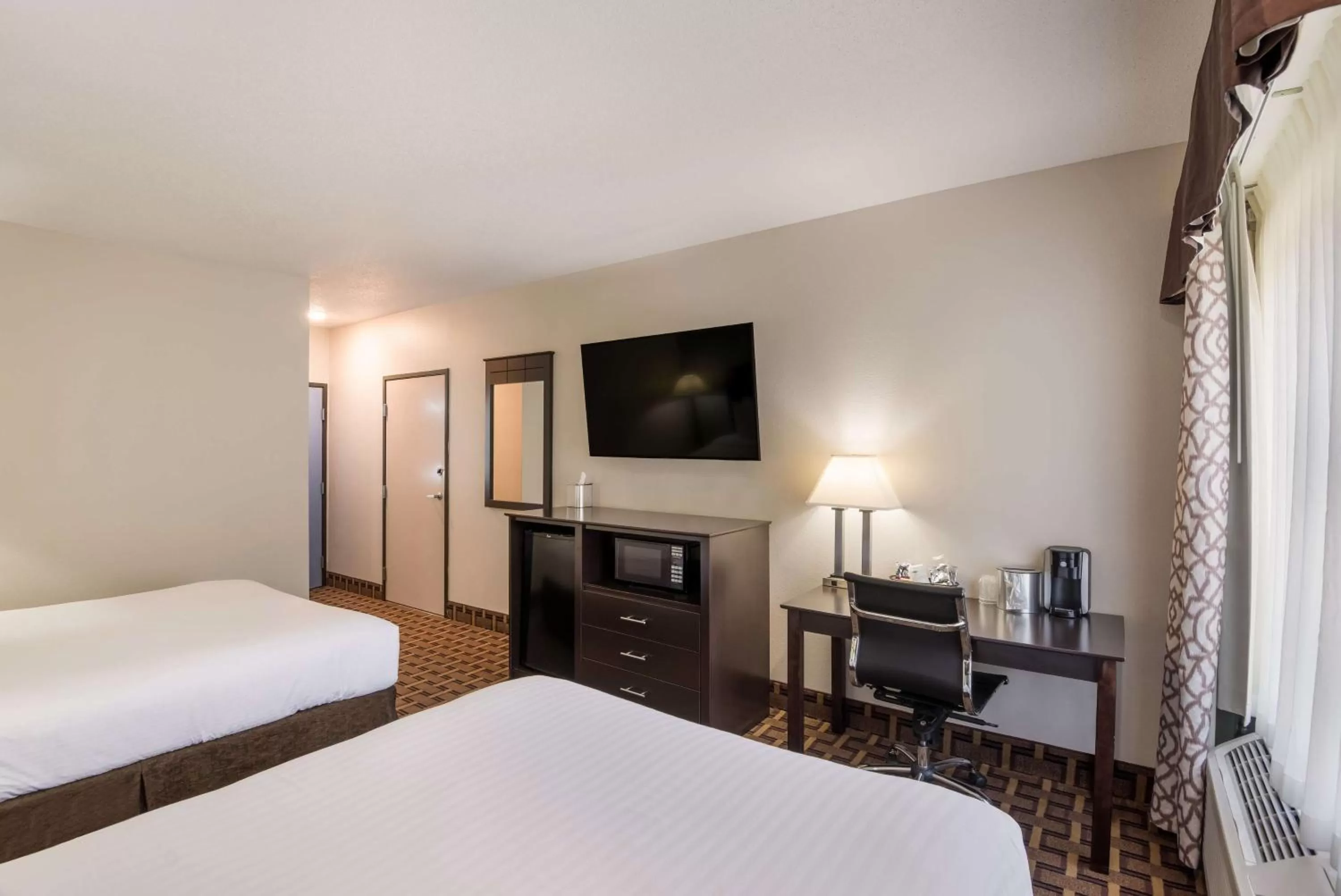 Bedroom, Bed in SureStay Plus Hotel by Best Western Coralville Iowa City