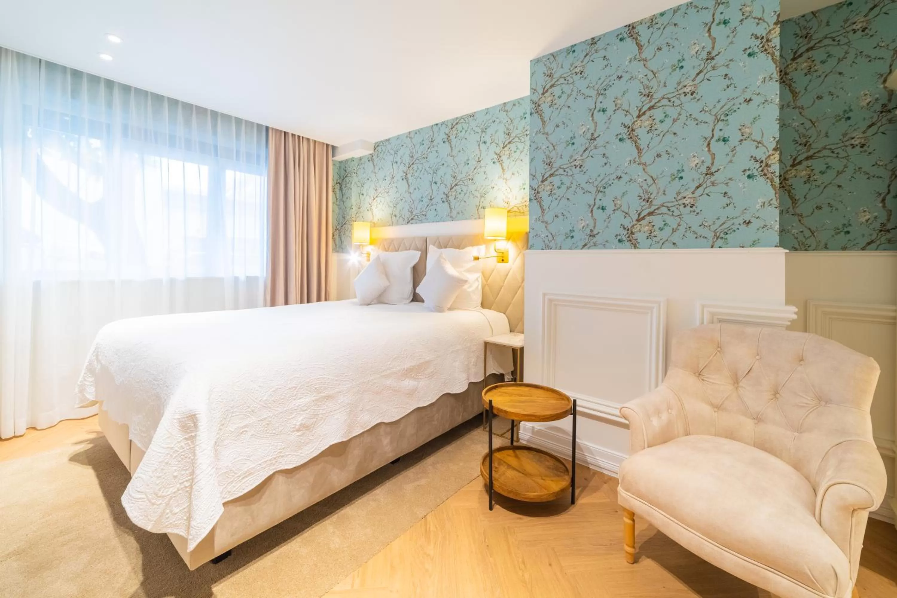 Photo of the whole room, Bed in Grand Hotel Normandy by CW Hotel Collection