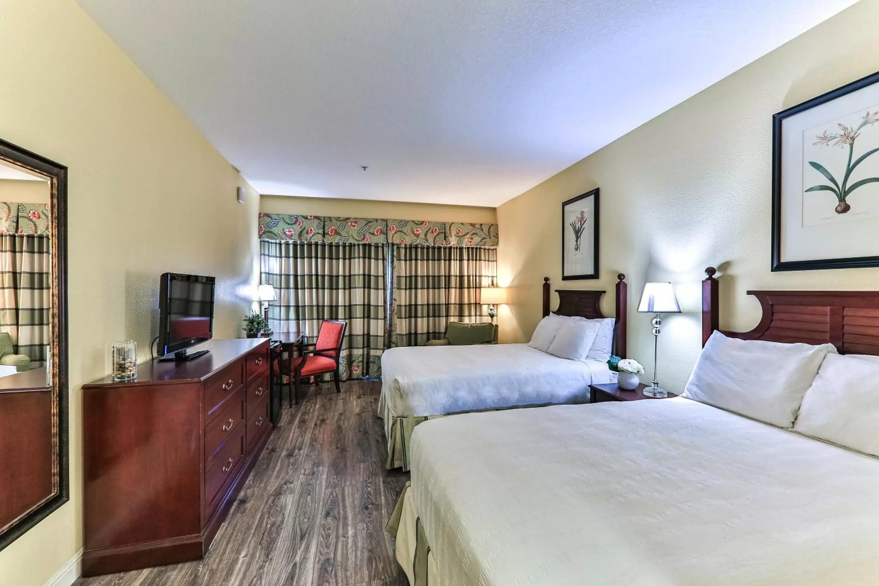 Basic Double Room with Two Double Beds in Plantation Resort on Crystal River, Ascend Hotel Collection Basic Double Room with Two Double Beds in Plantation Resort on Crystal River, Ascend Hotel Collection