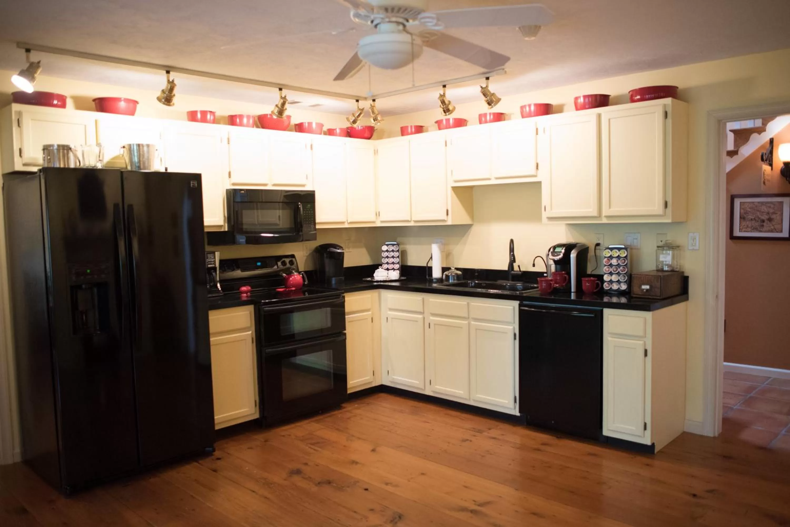 Kitchen or kitchenette in The Inn at White Oak