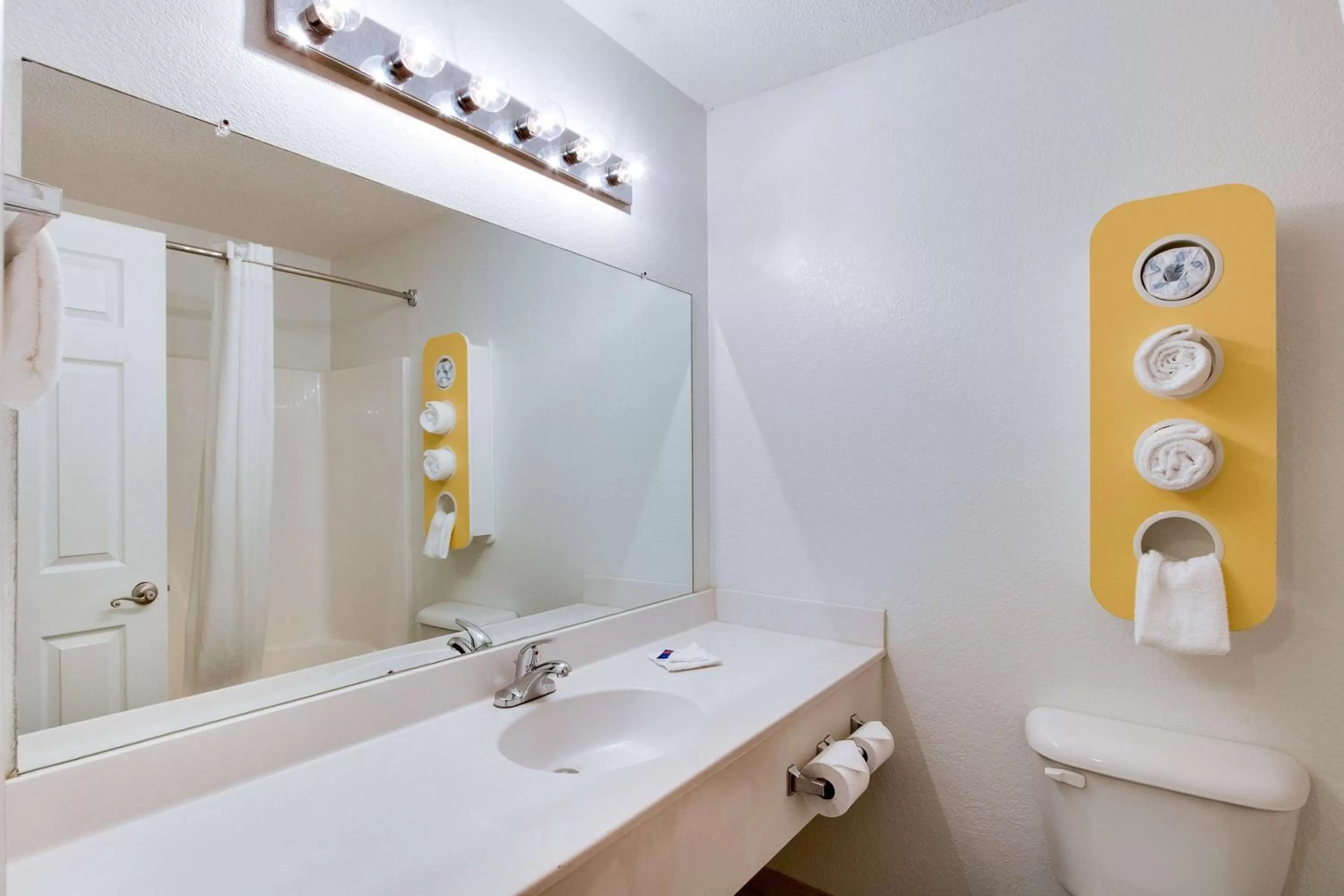 Toilet in Motel 6-Hinesville, GA