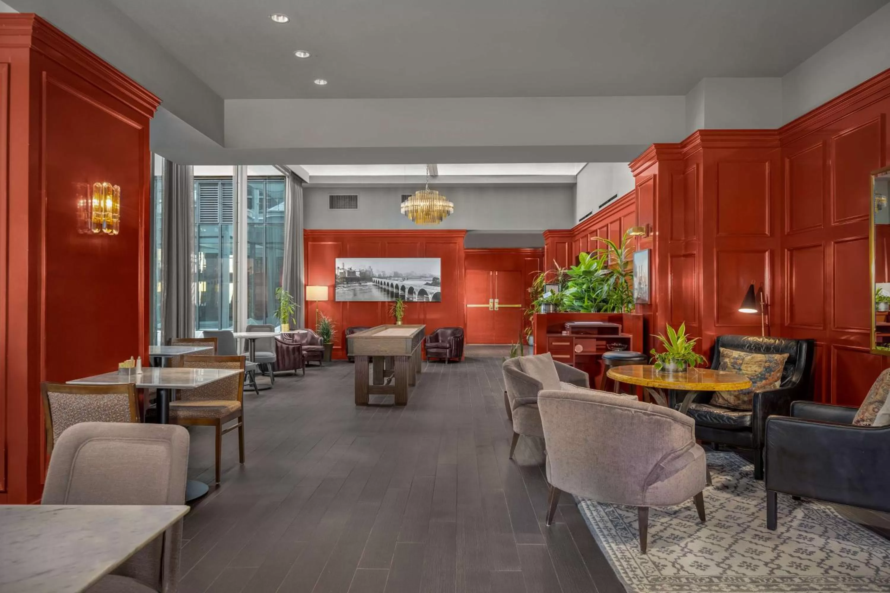 Lounge or bar in The Marquette Hotel, Curio Collection by Hilton