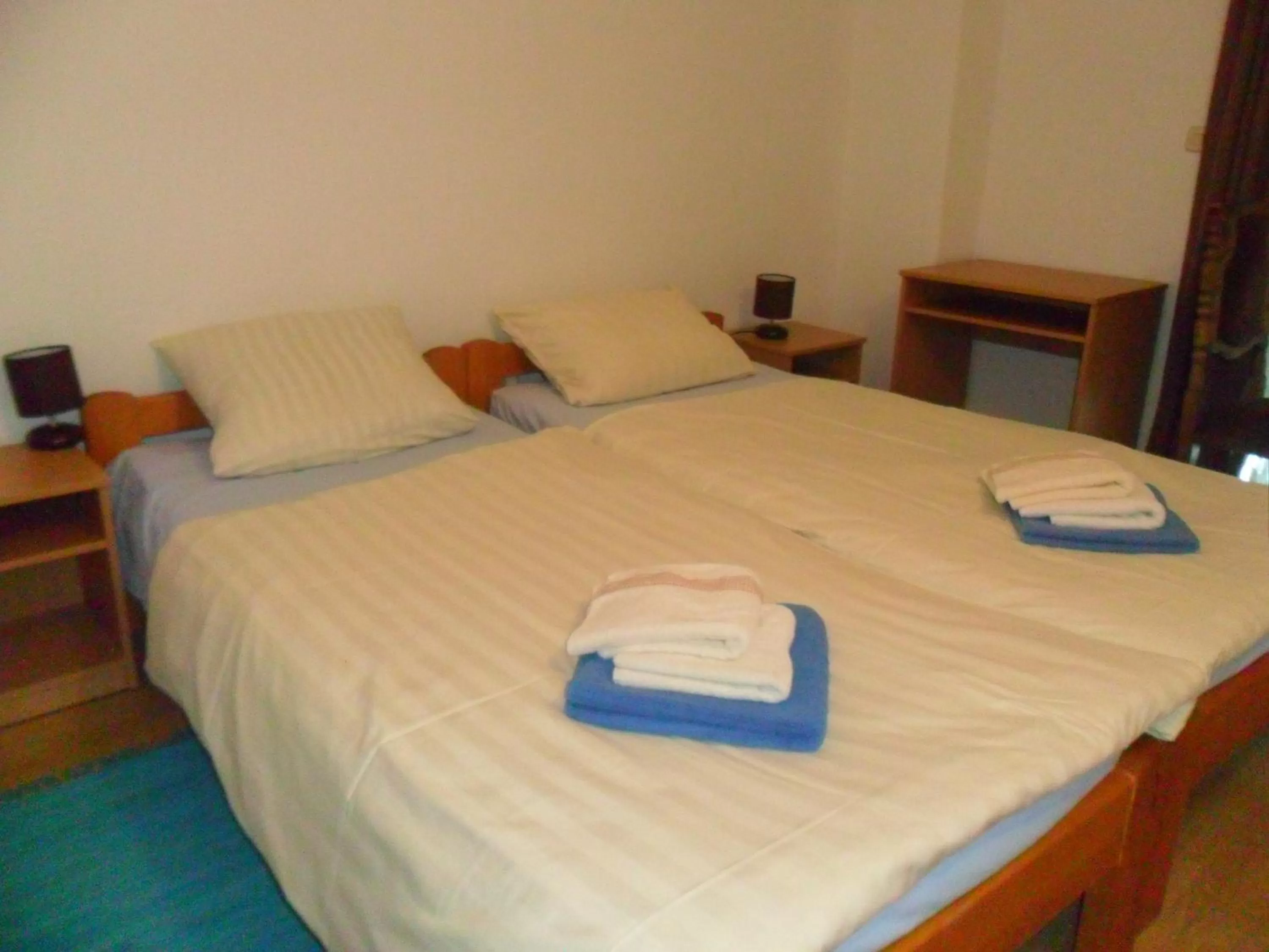 Photo of the whole room, Room Photo in Rooms MBM