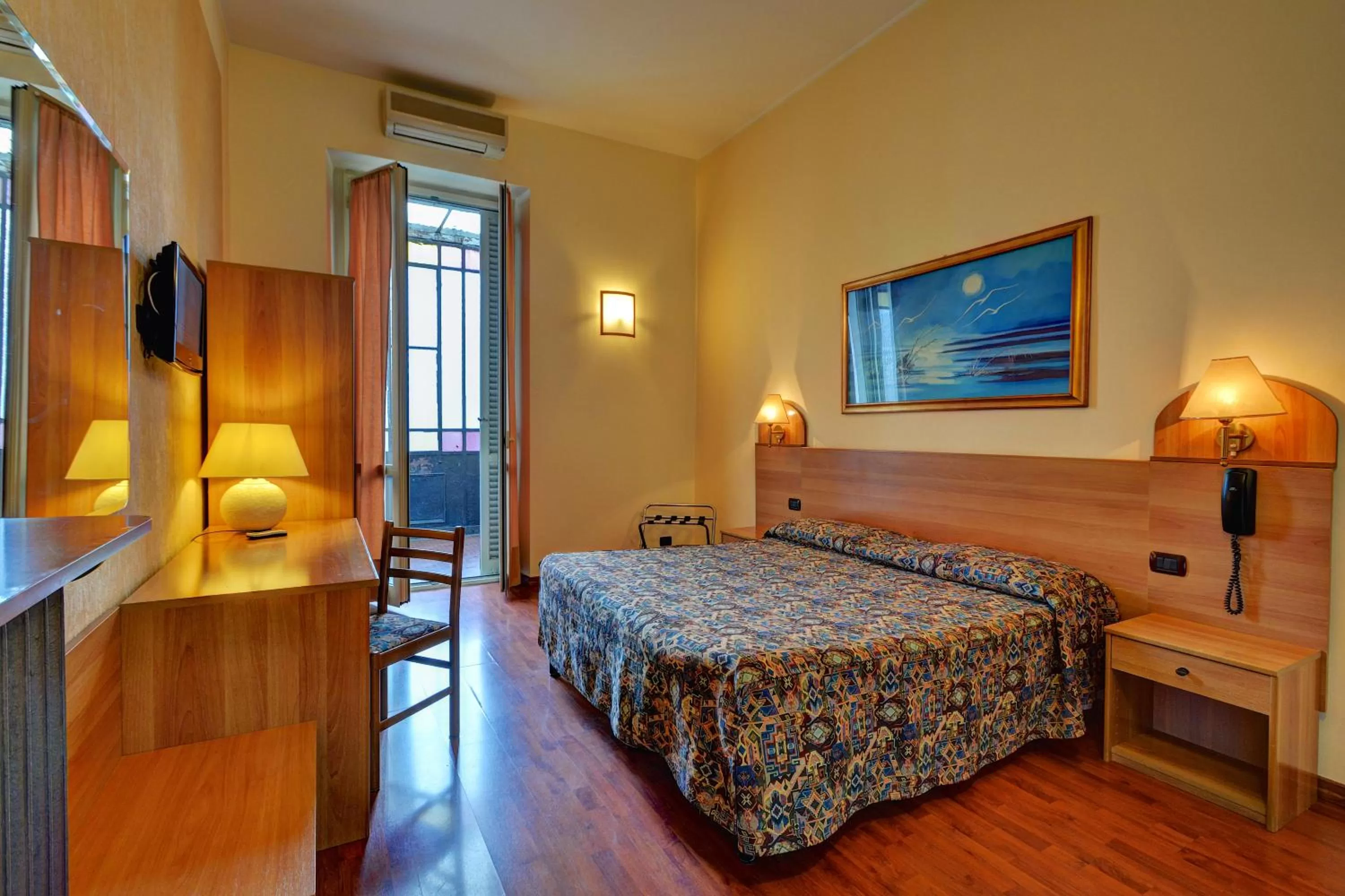 Photo of the whole room, Bed in Hotel Eden