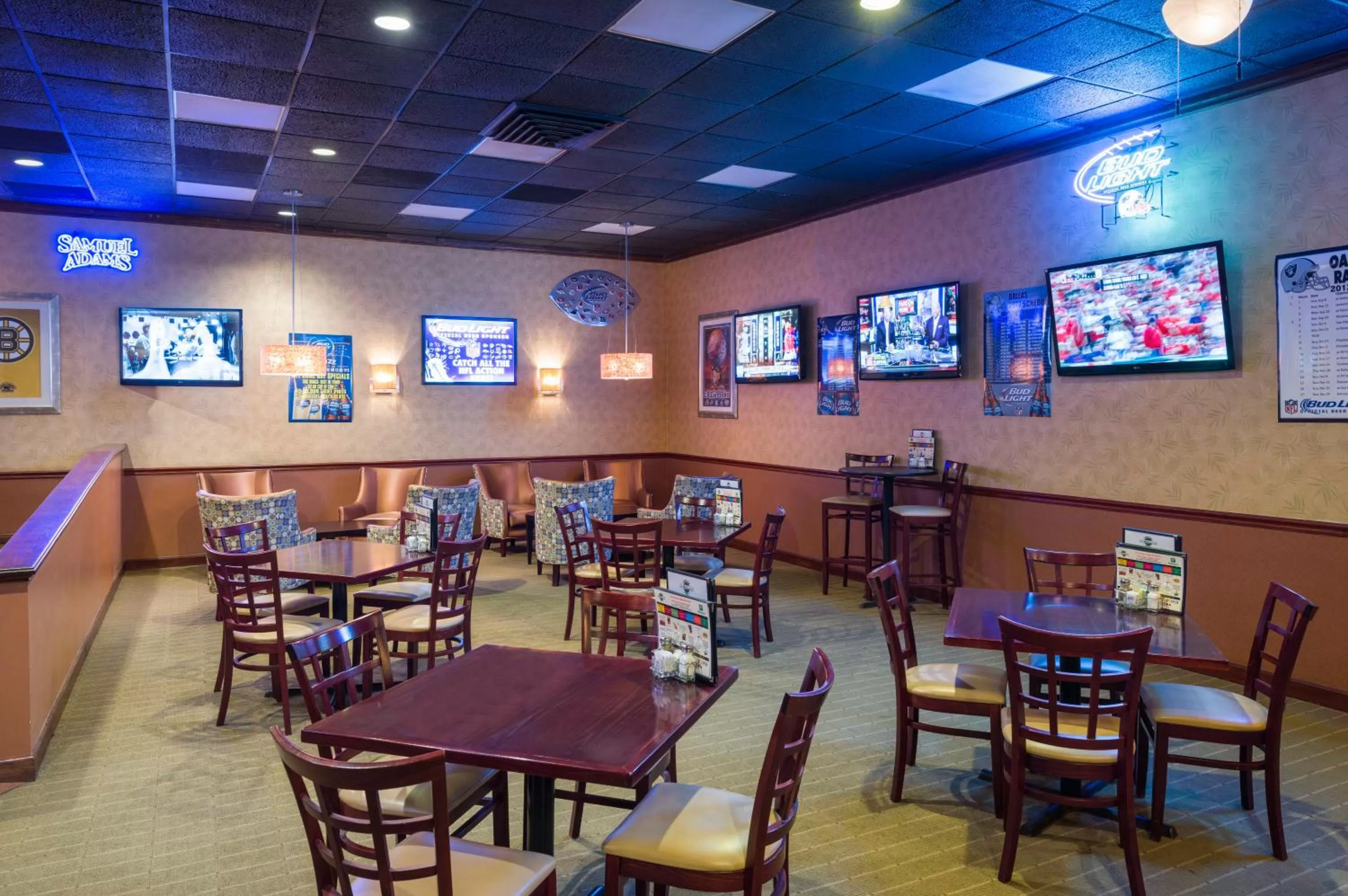 Lounge or bar in Holiday Inn Norwich by IHG