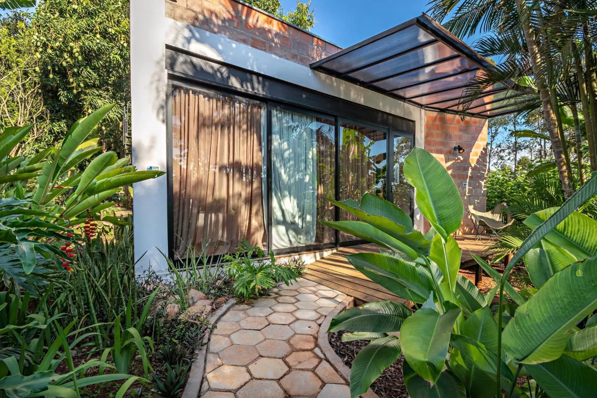 Property Building in Suítes no Quintal