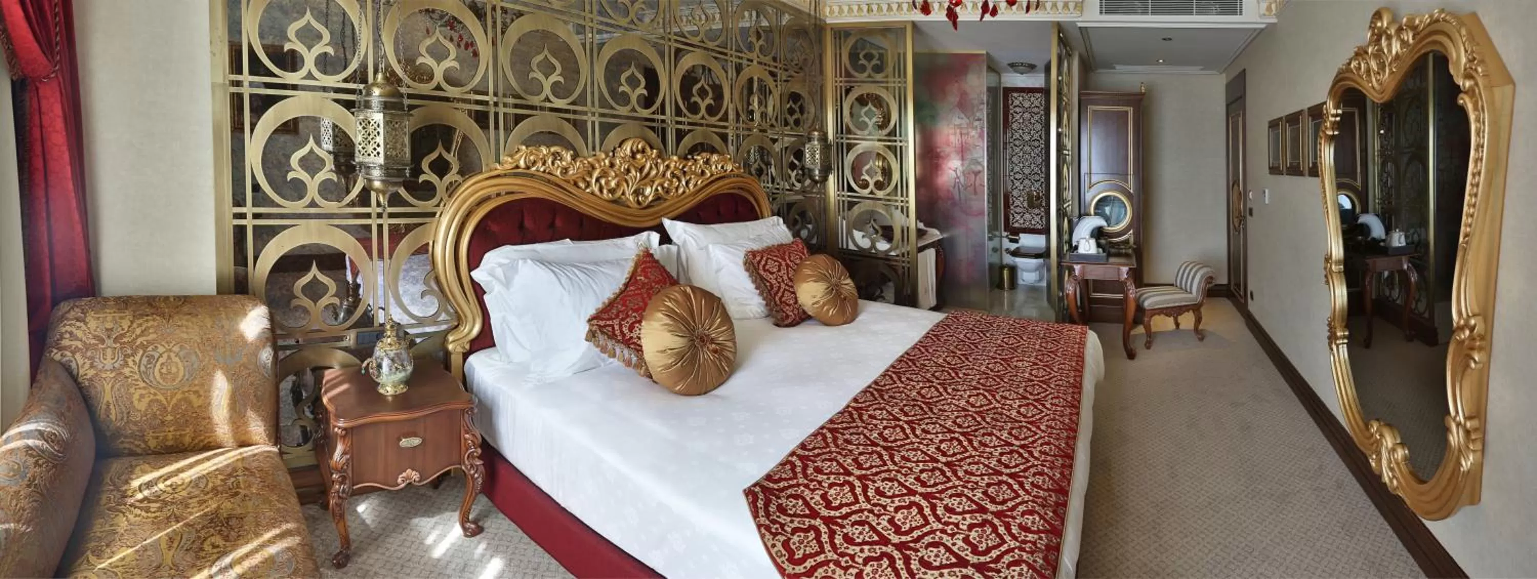 Photo of the whole room, Bed in Daru Sultan Hotels Galata