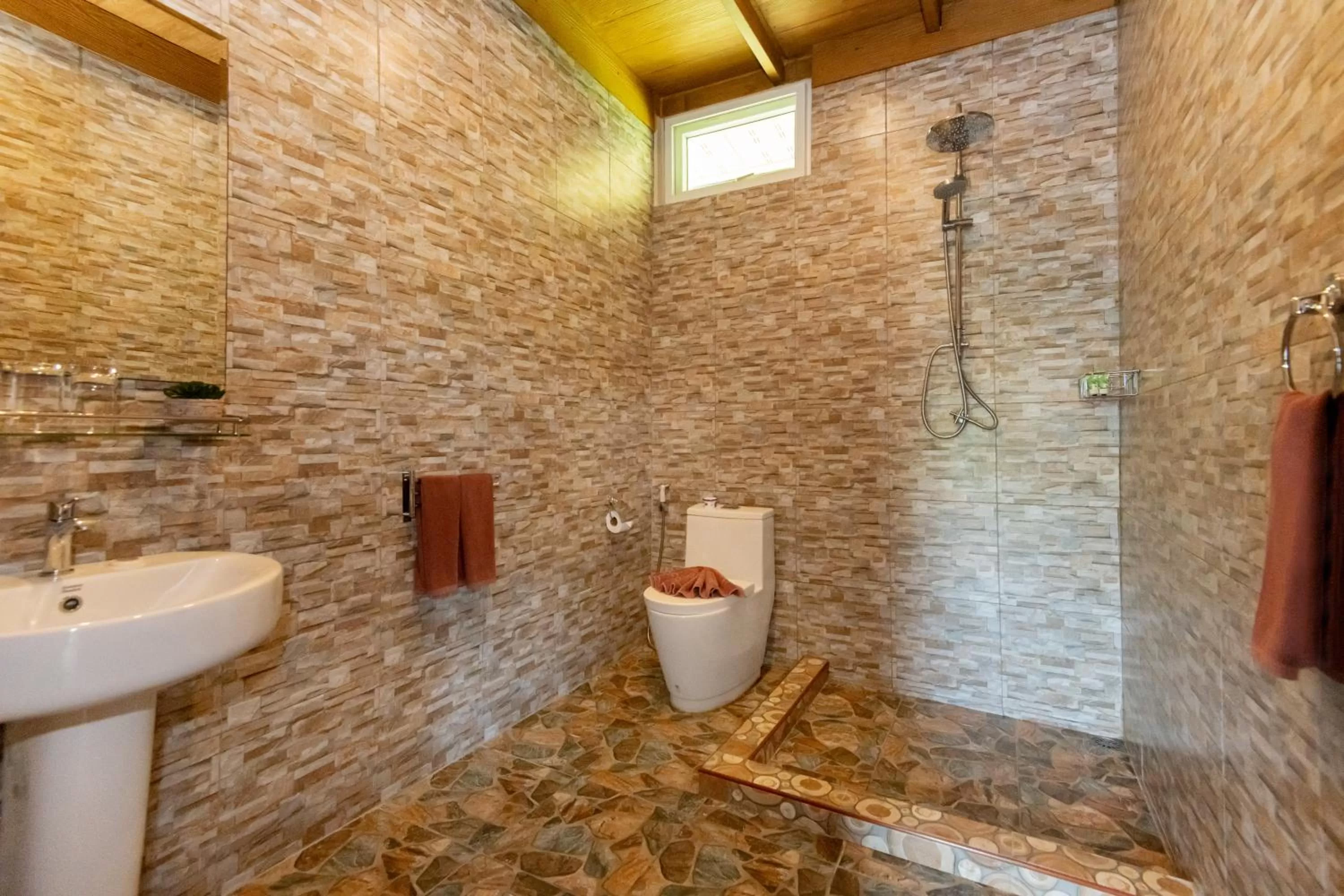 Bathroom in Khao Sok River Home Resort