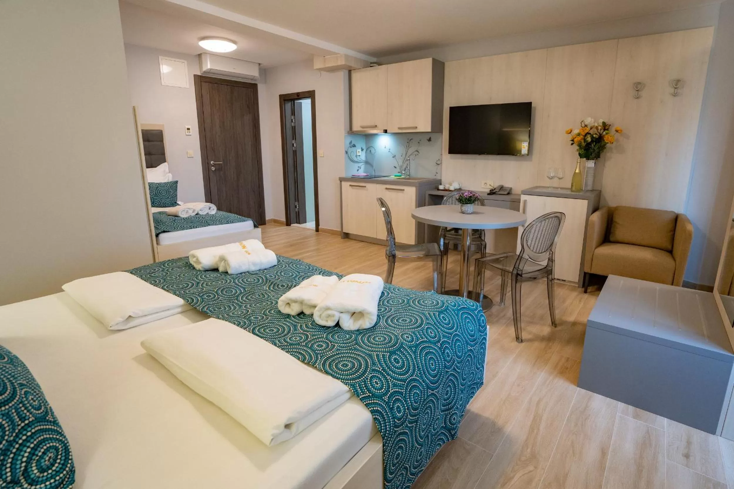 Photo of the whole room, Bed in Bed&Breakfast Novalis