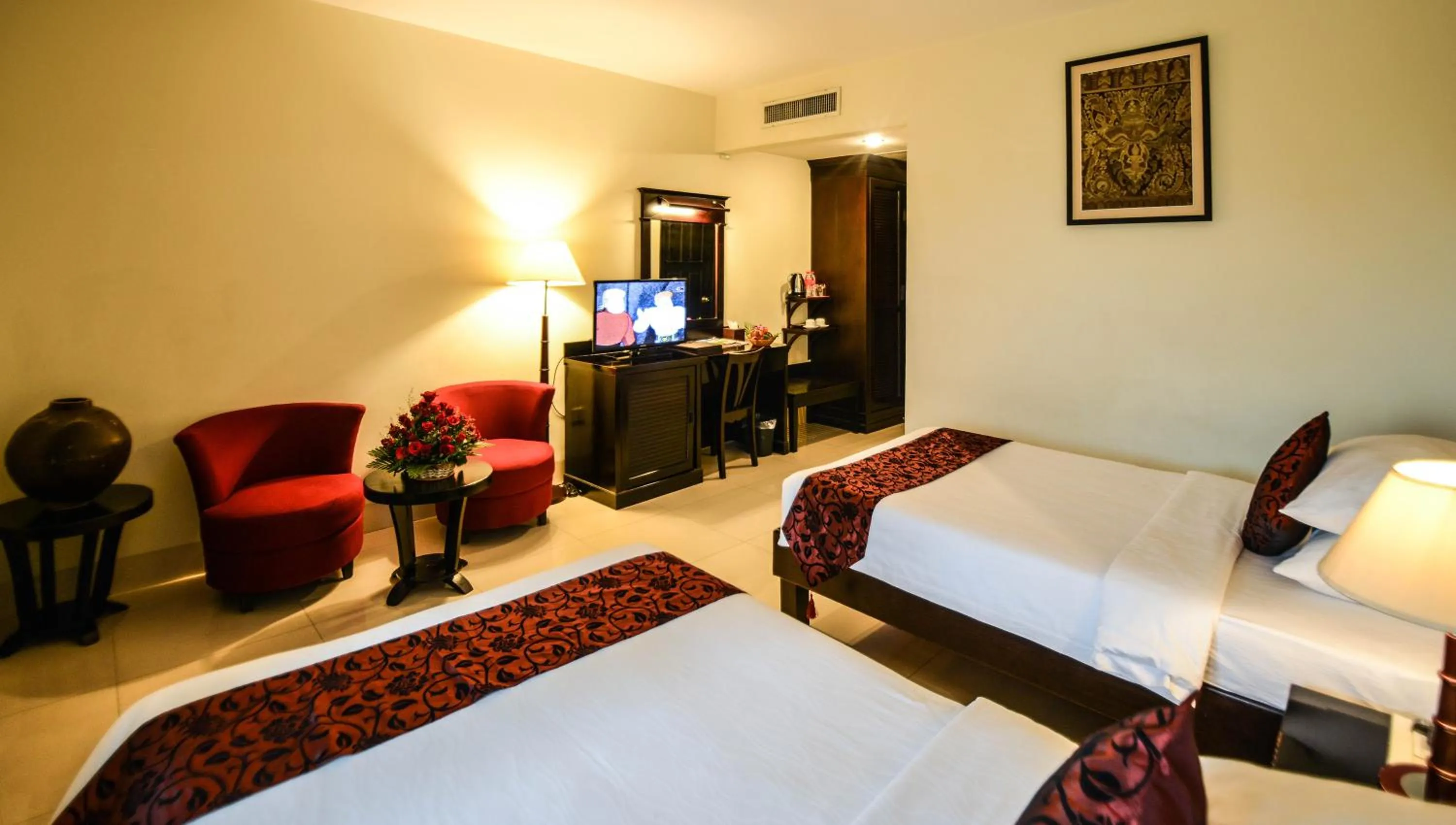 TV and multimedia, Bed in Almond Hotel Sothearos