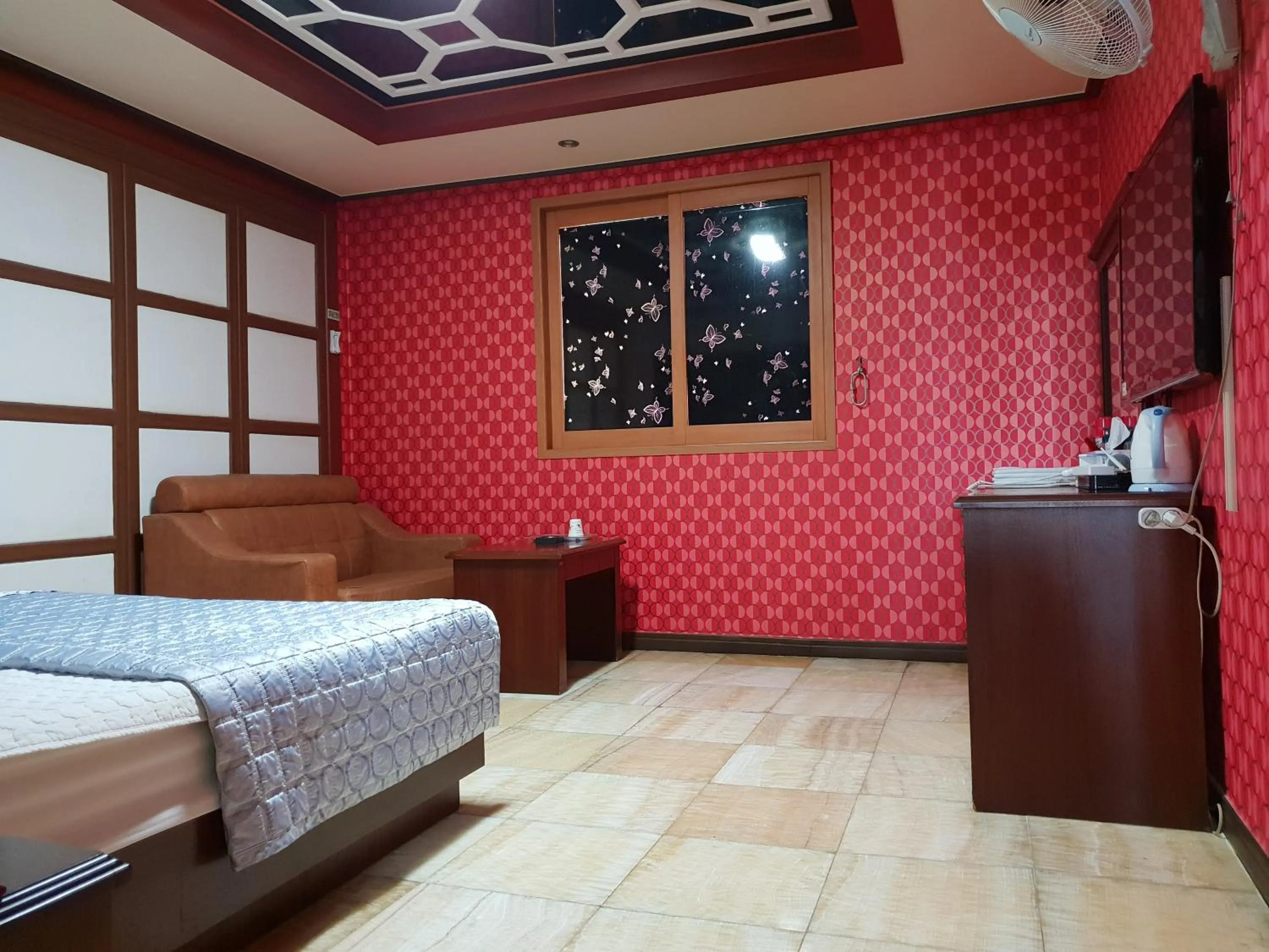 Bed in Plus Motel