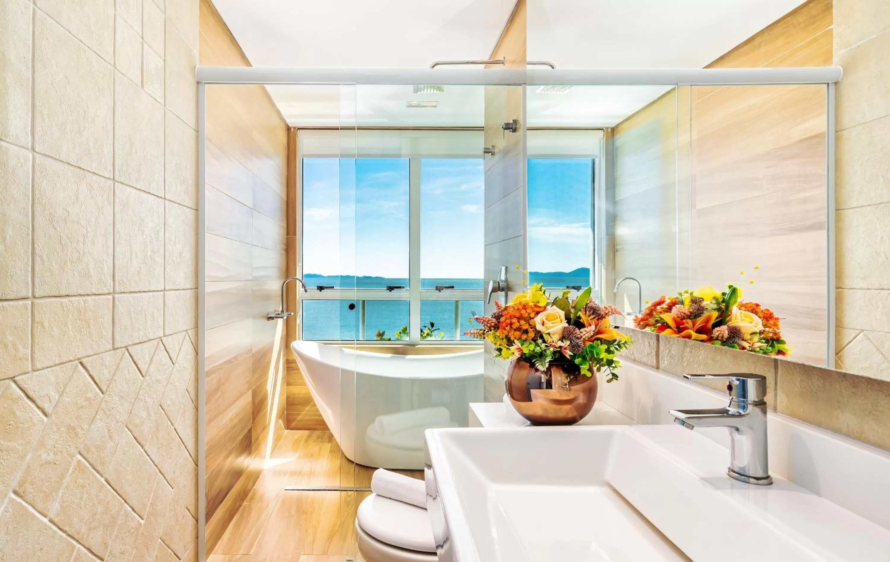 Bathroom in Palace Praia Hotel