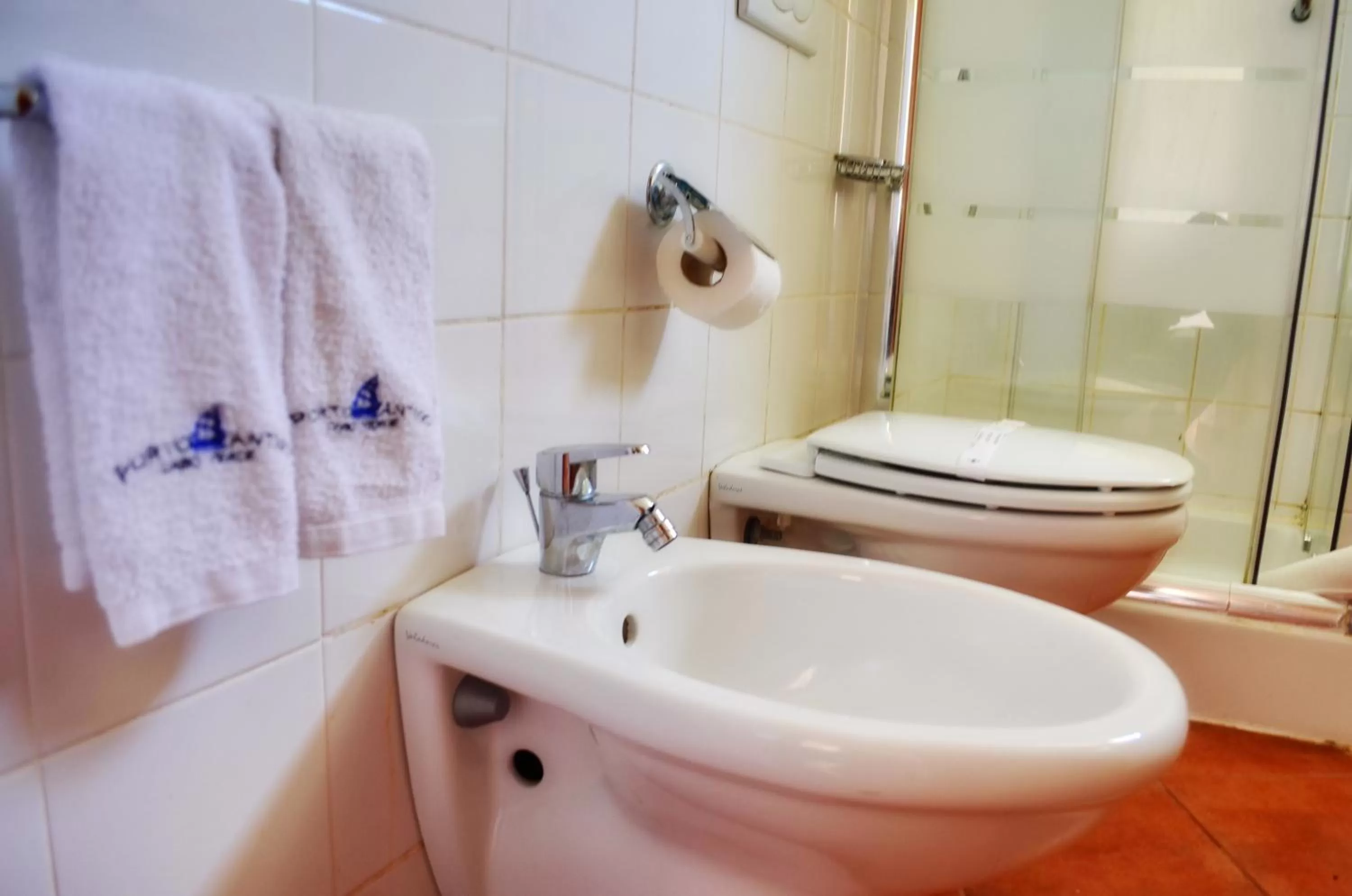 Toilet, Bathroom in Porto Antigo Hotel BB