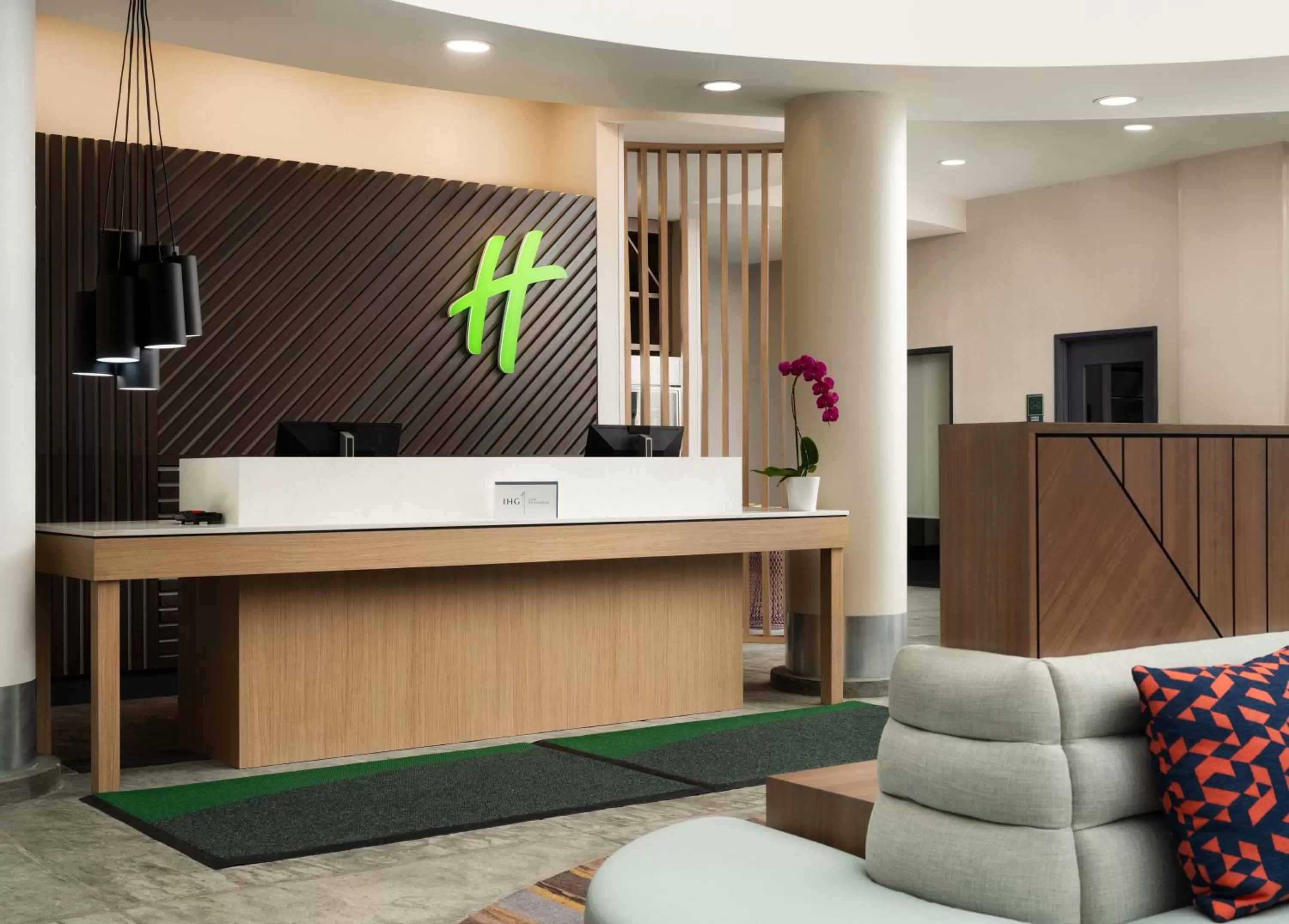 Lobby or reception in Holiday Inn - Cincinnati - Liberty Way by IHG