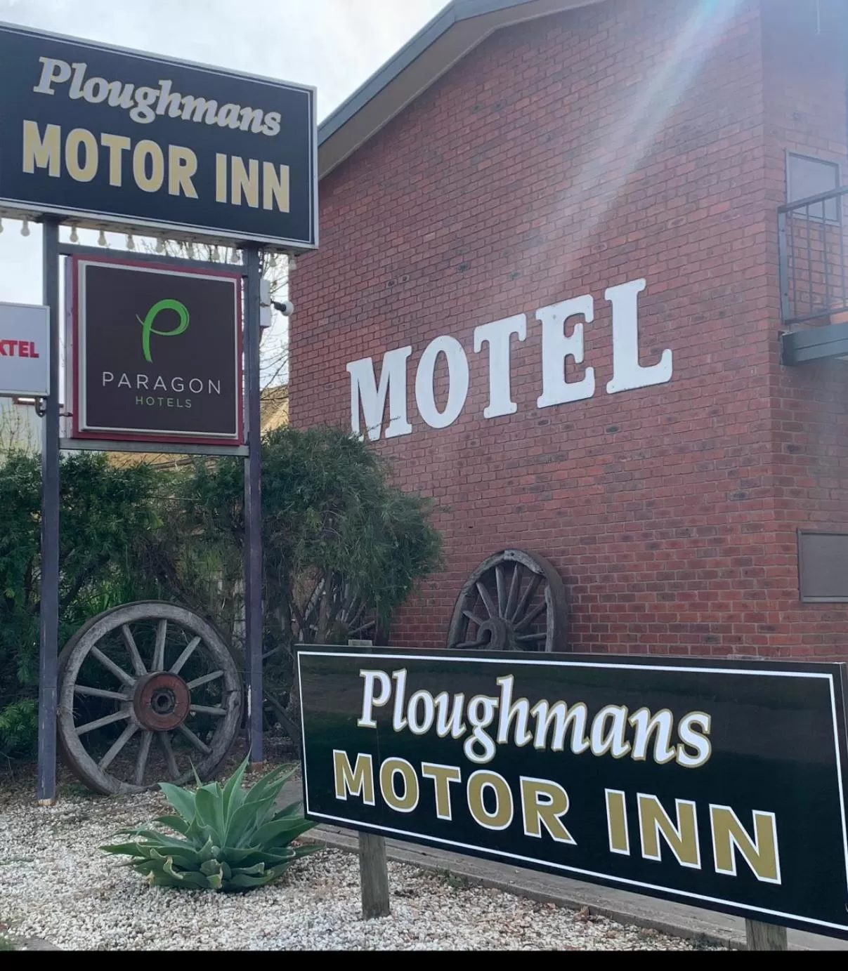 Property building in Ploughmans Motor Inn