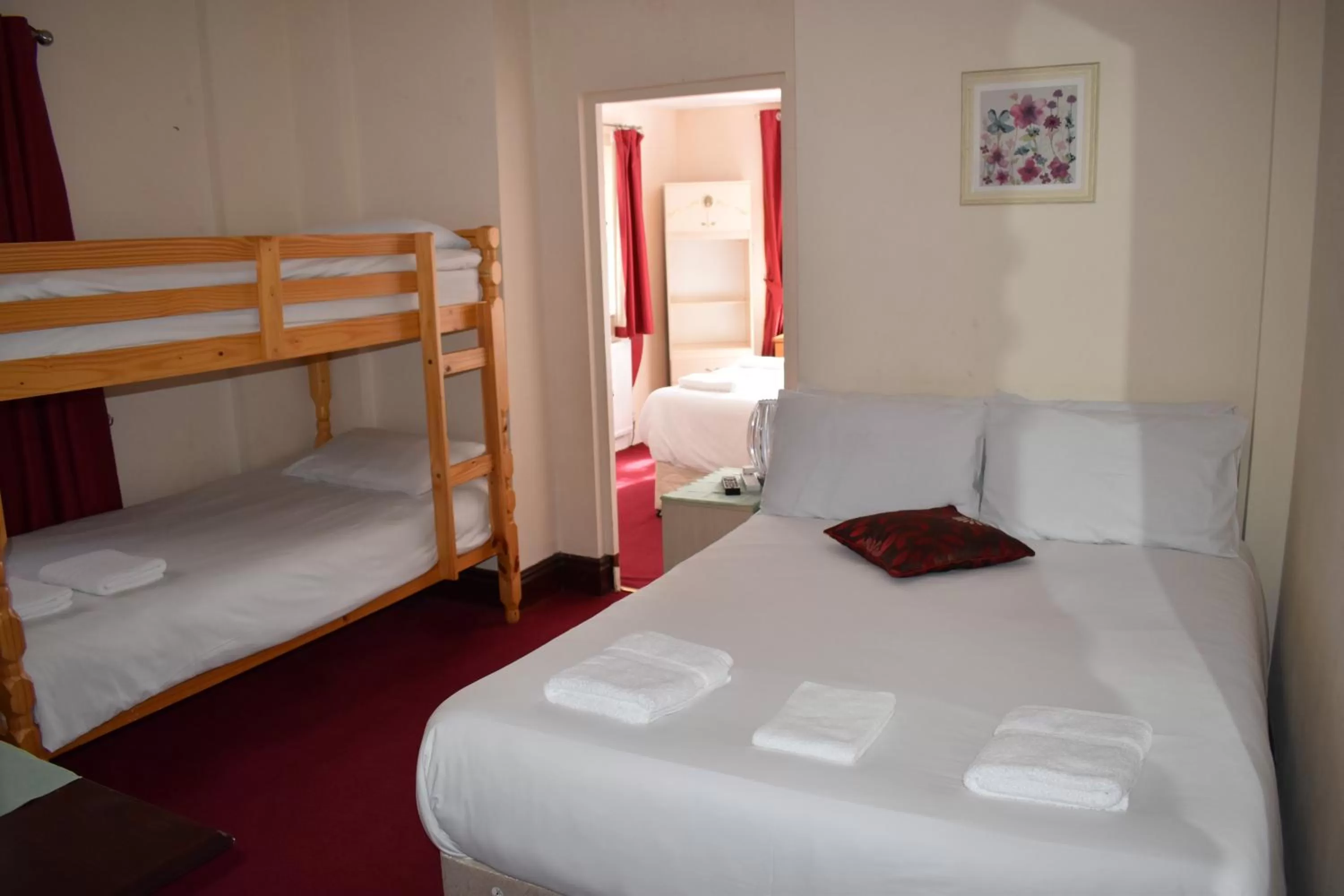 Bed in Lyndhurst Hotel