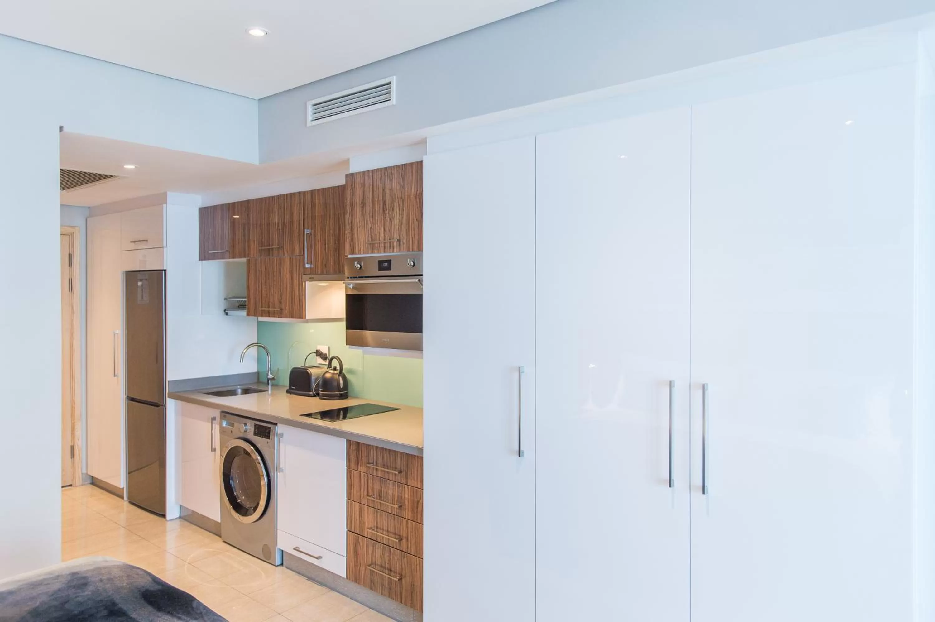 Kitchen or kitchenette in The Capital Pearls Hotel