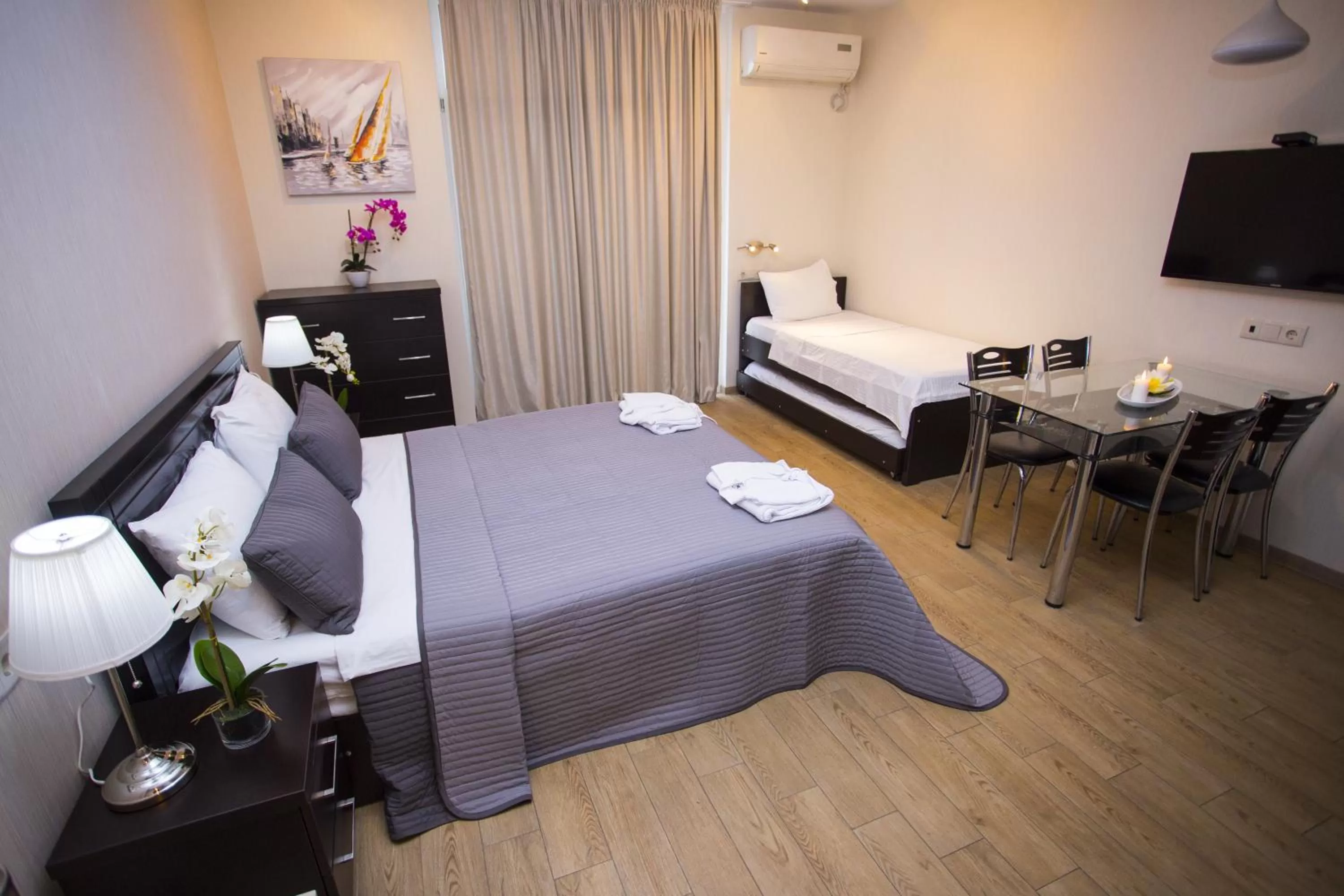 Living room, Bed in Blue Star Batumi