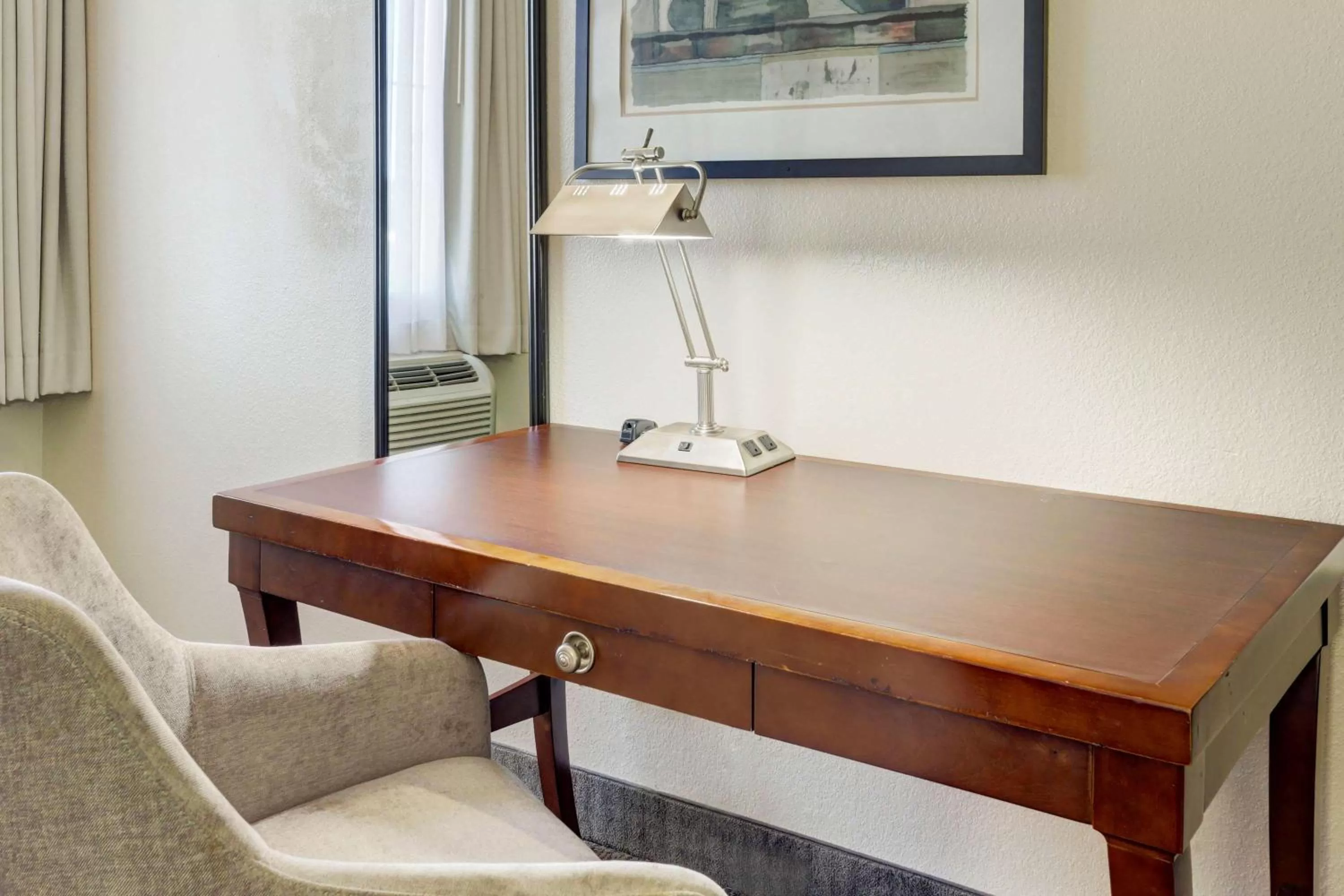 Bedroom in Best Western Plus Downtown Inn & Suites