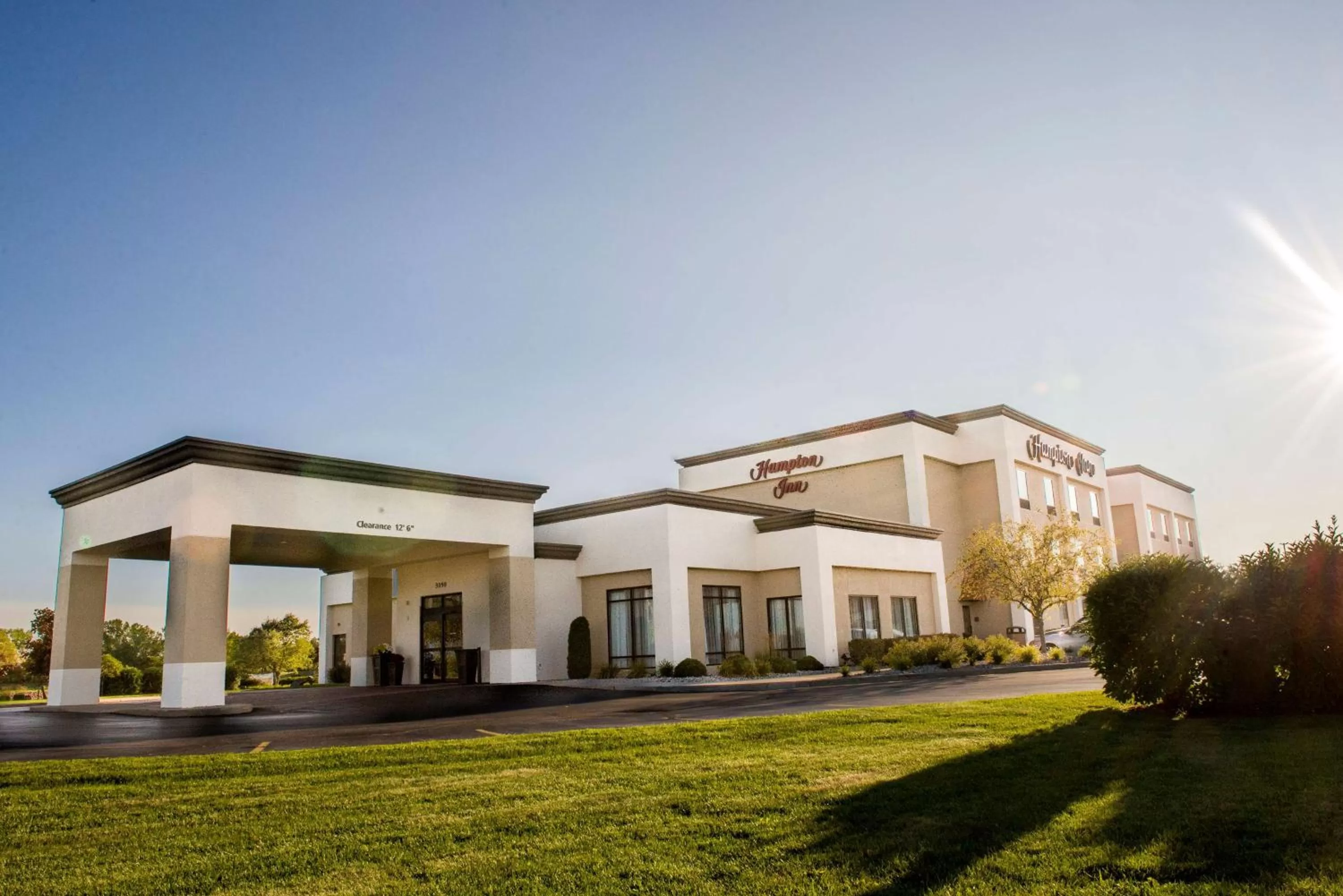 Property building in Hampton Inn Plover-Stevens Point