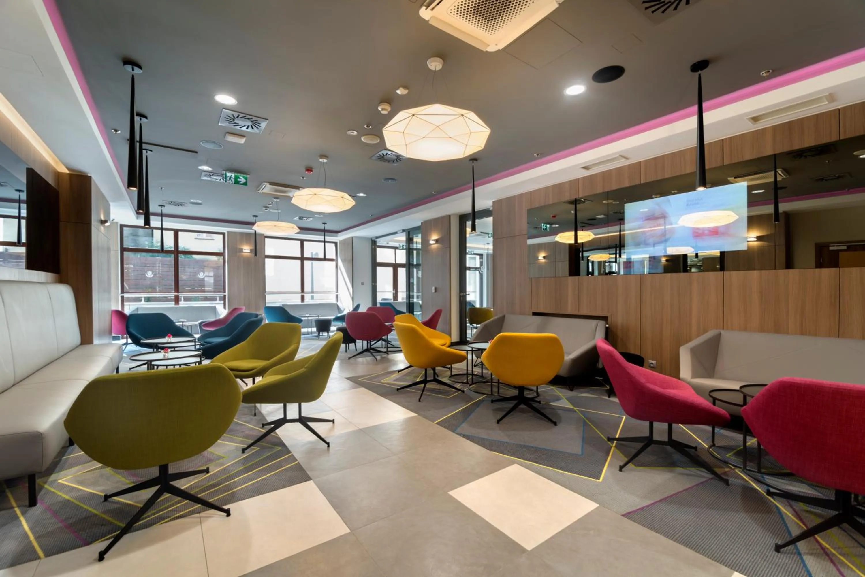 TV and multimedia in Golden Tulip Krakow Kazimierz