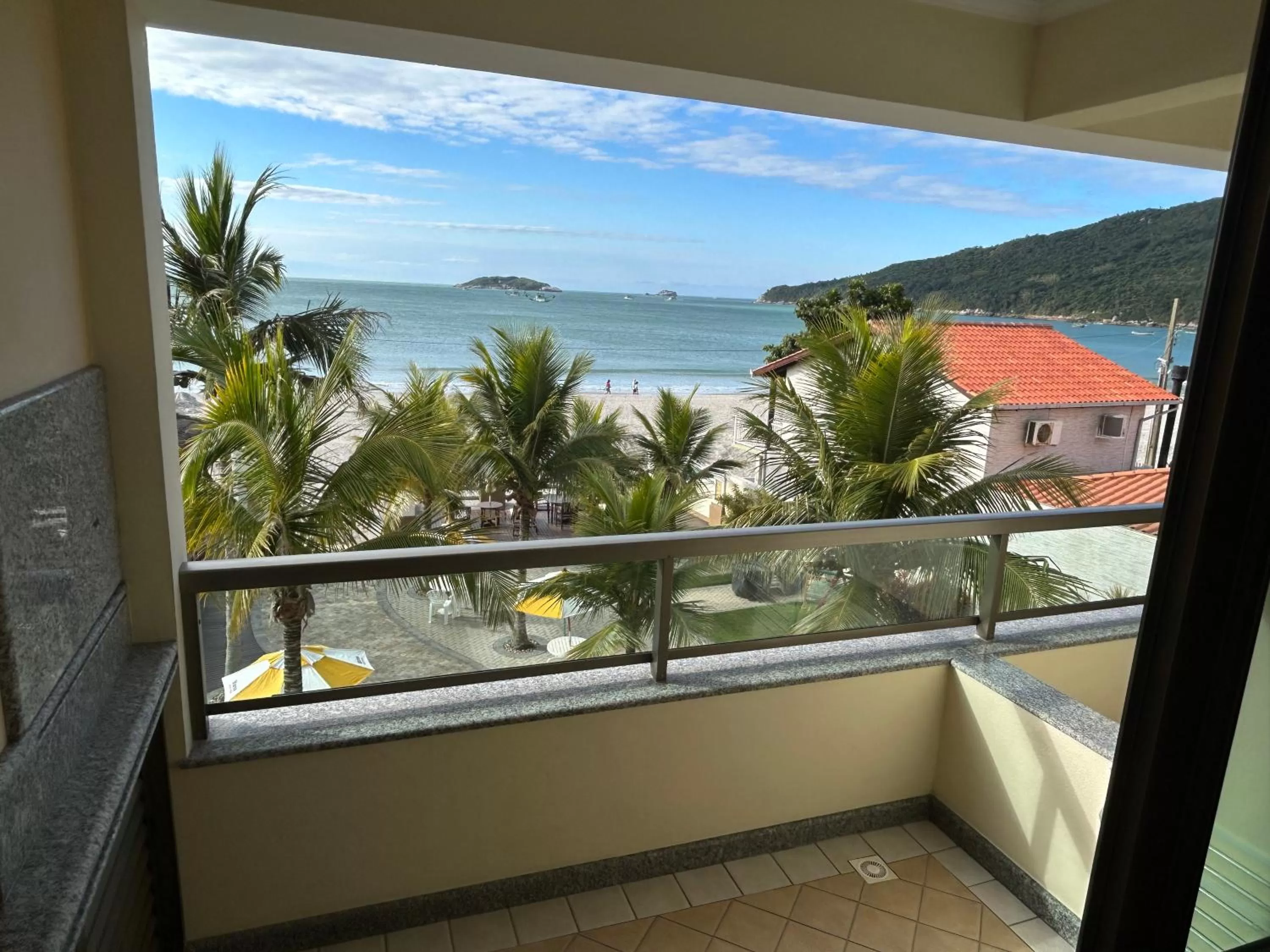 Day in Golfinhos Apart Hotel