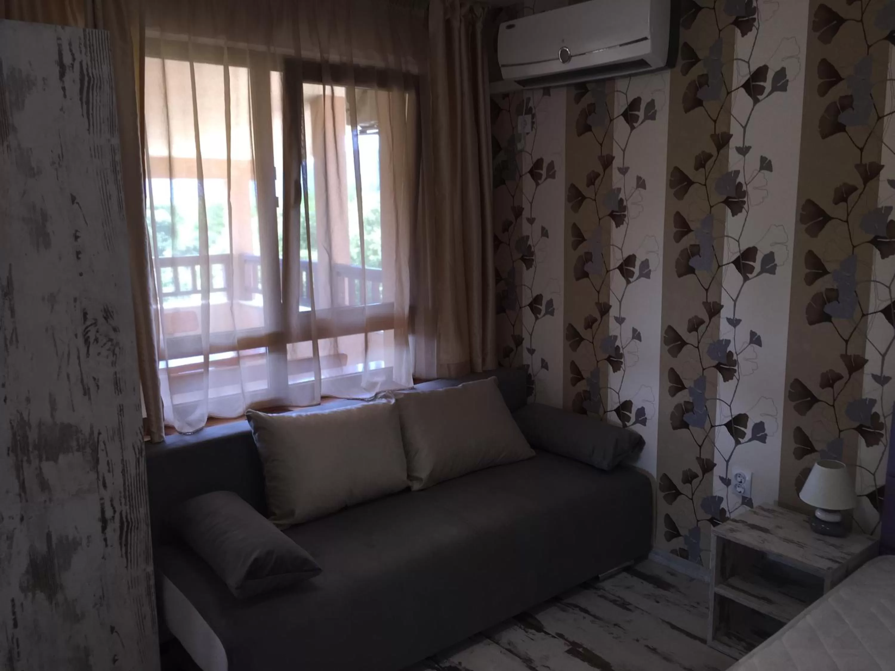 Living room, Seating Area in Family Hotel Malibu