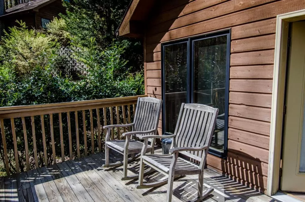 Balcony/Terrace in Asheville Cabins of Willow Winds