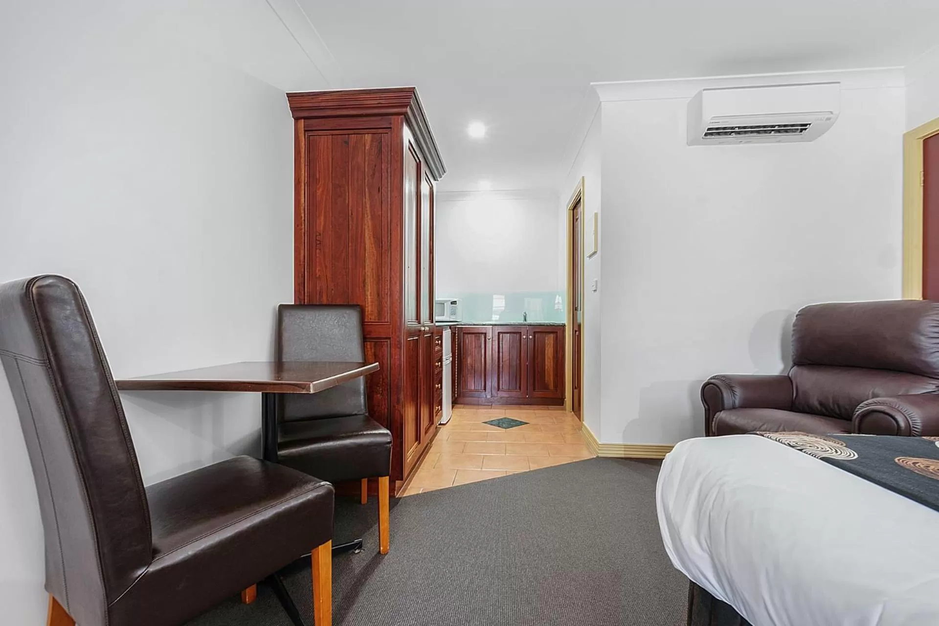 Seating area in Georgian Motor Lodge