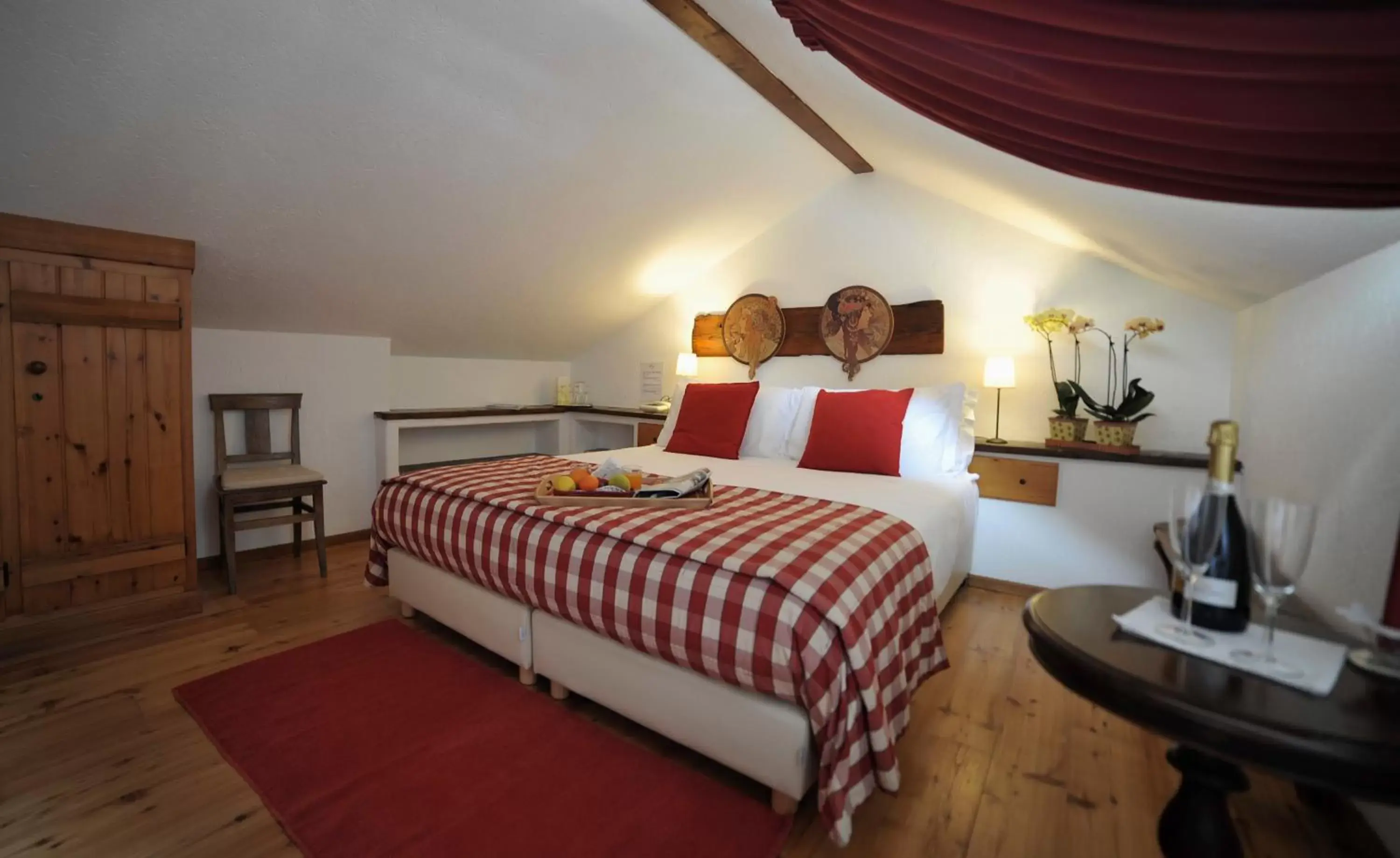 Quadruple Room in Hotel La Grange - Animal Chic Hotel Quadruple Room in Hotel La Grange - Animal Chic Hotel