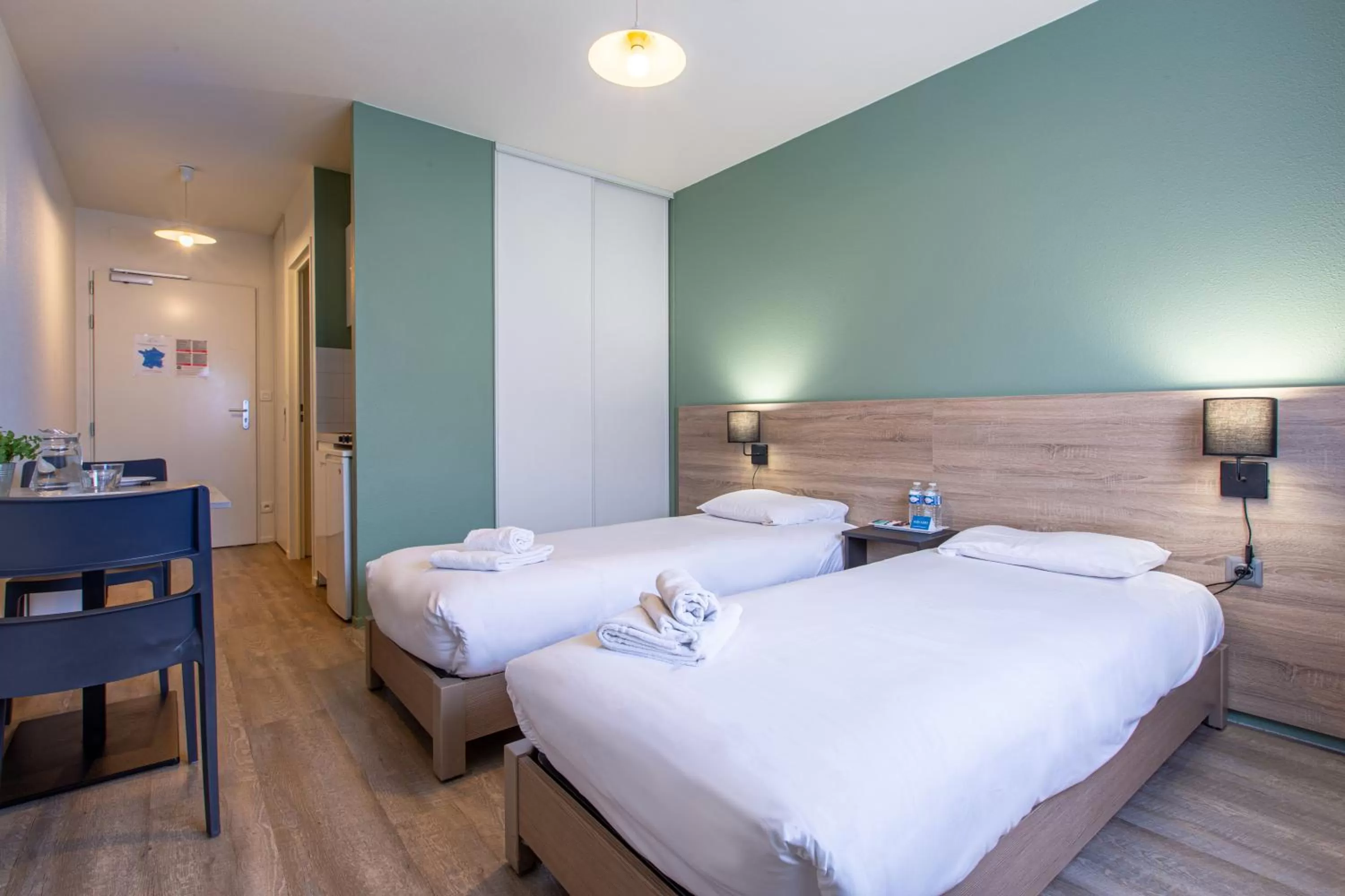 Photo of the whole room, Bed in Comfort Aparthotel Le Mans