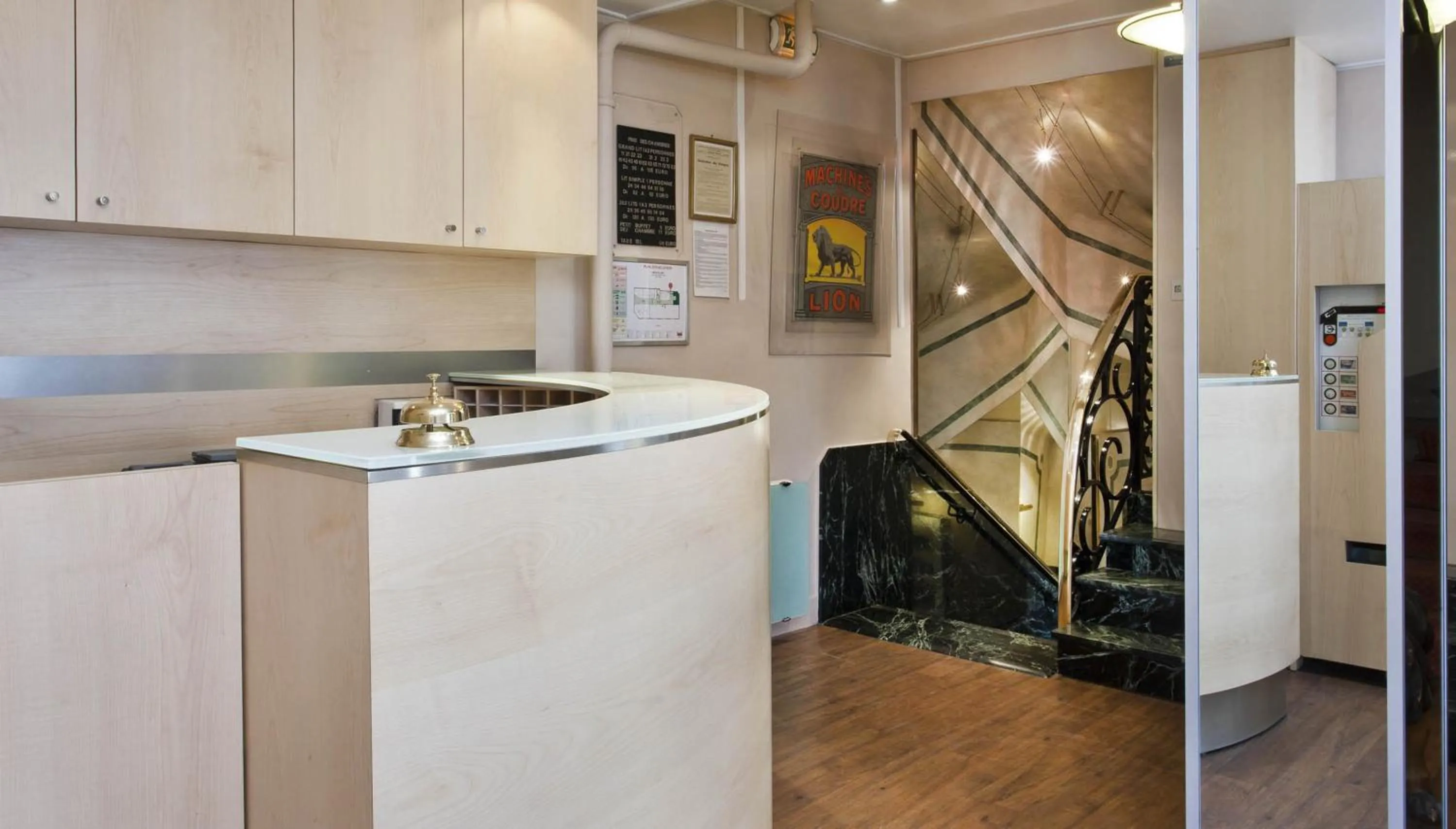 Lobby or reception in Hôtel Du Lion
