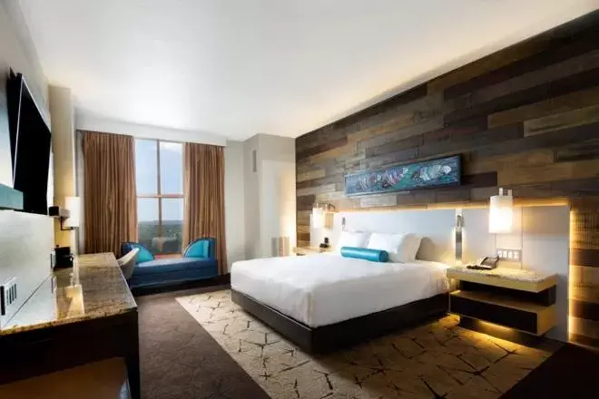 Deluxe King Room in Chukchansi Gold Resort & Casino Deluxe King Room in Chukchansi Gold Resort & Casino