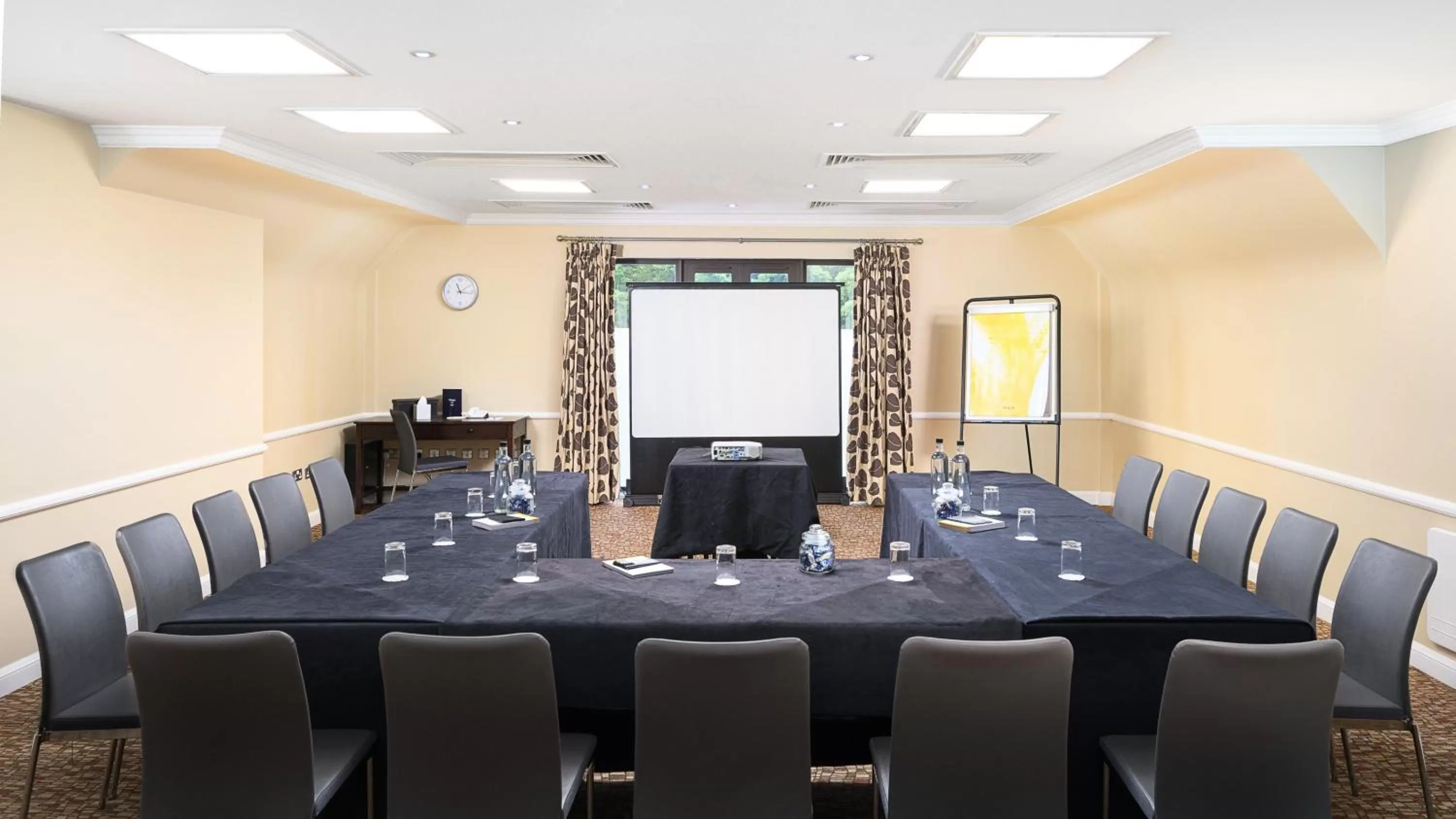 Meeting/conference room in voco Oxford Spires by IHG
