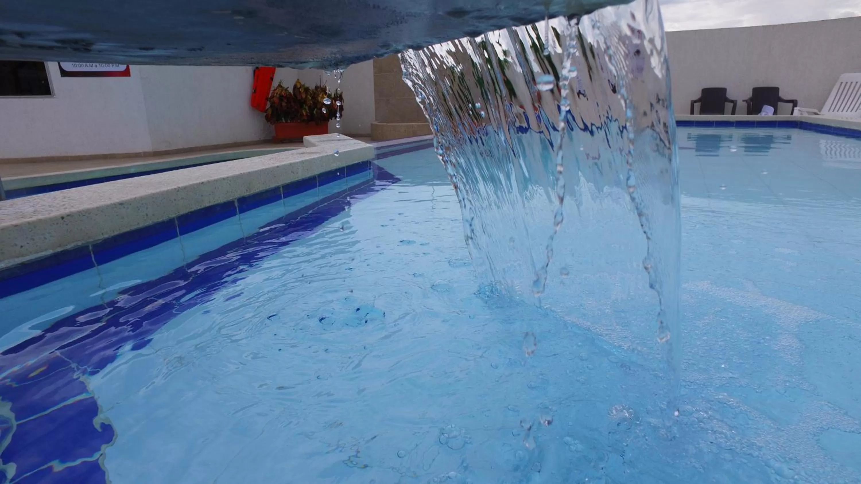 Swimming Pool in Hotel Cafe Plaza