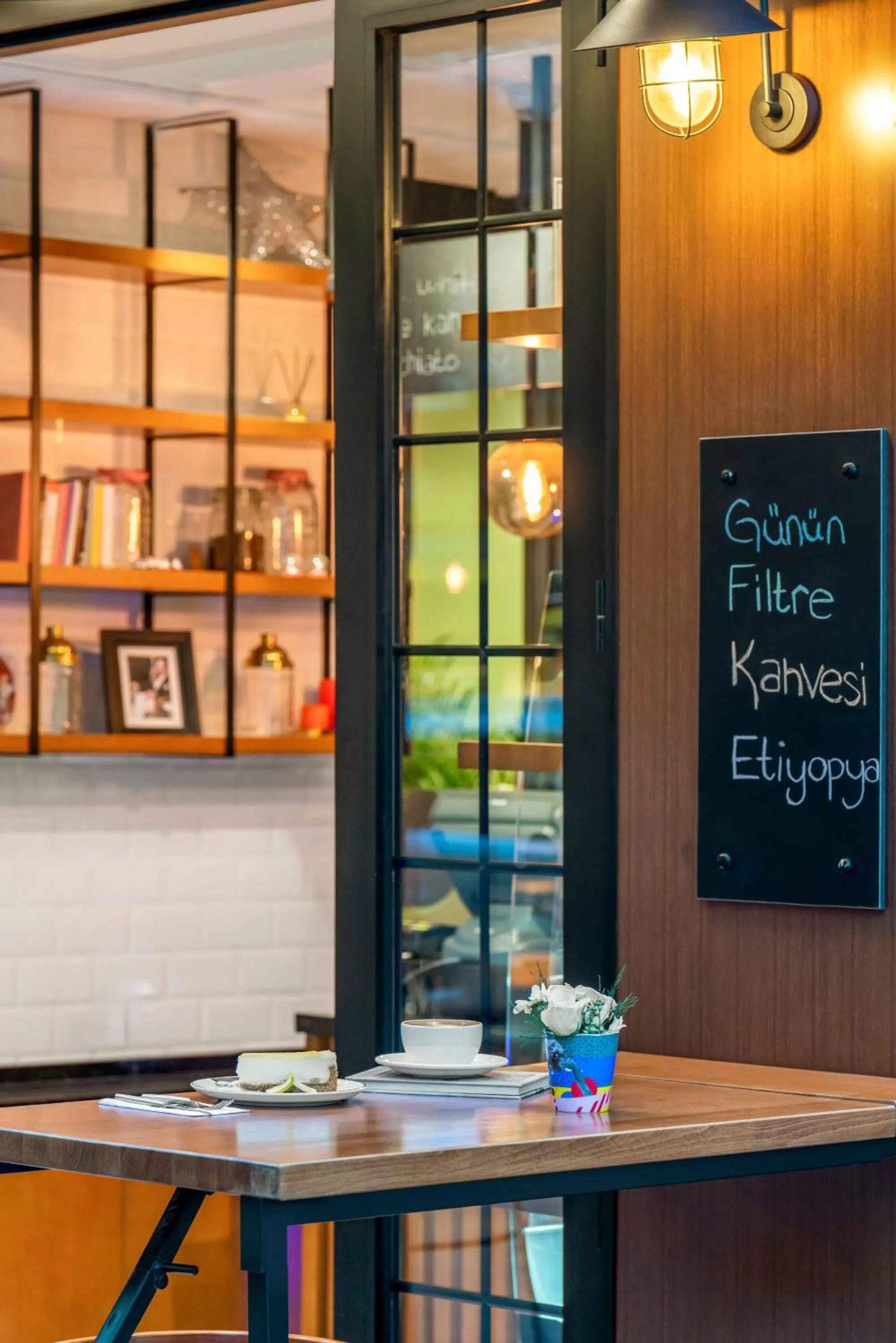 Coffee/tea facilities in Ibis Izmir Alsancak