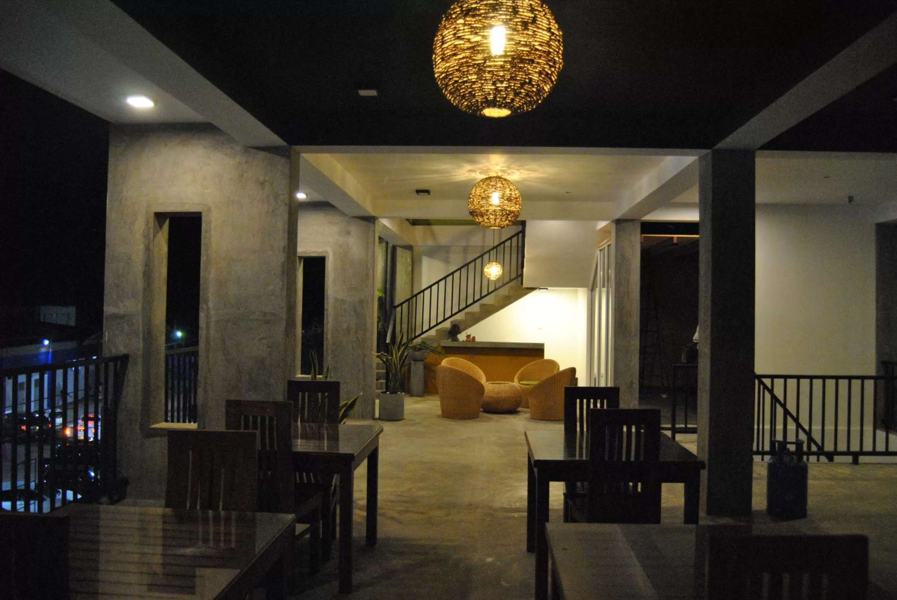 Restaurant/places to eat in The Canoe