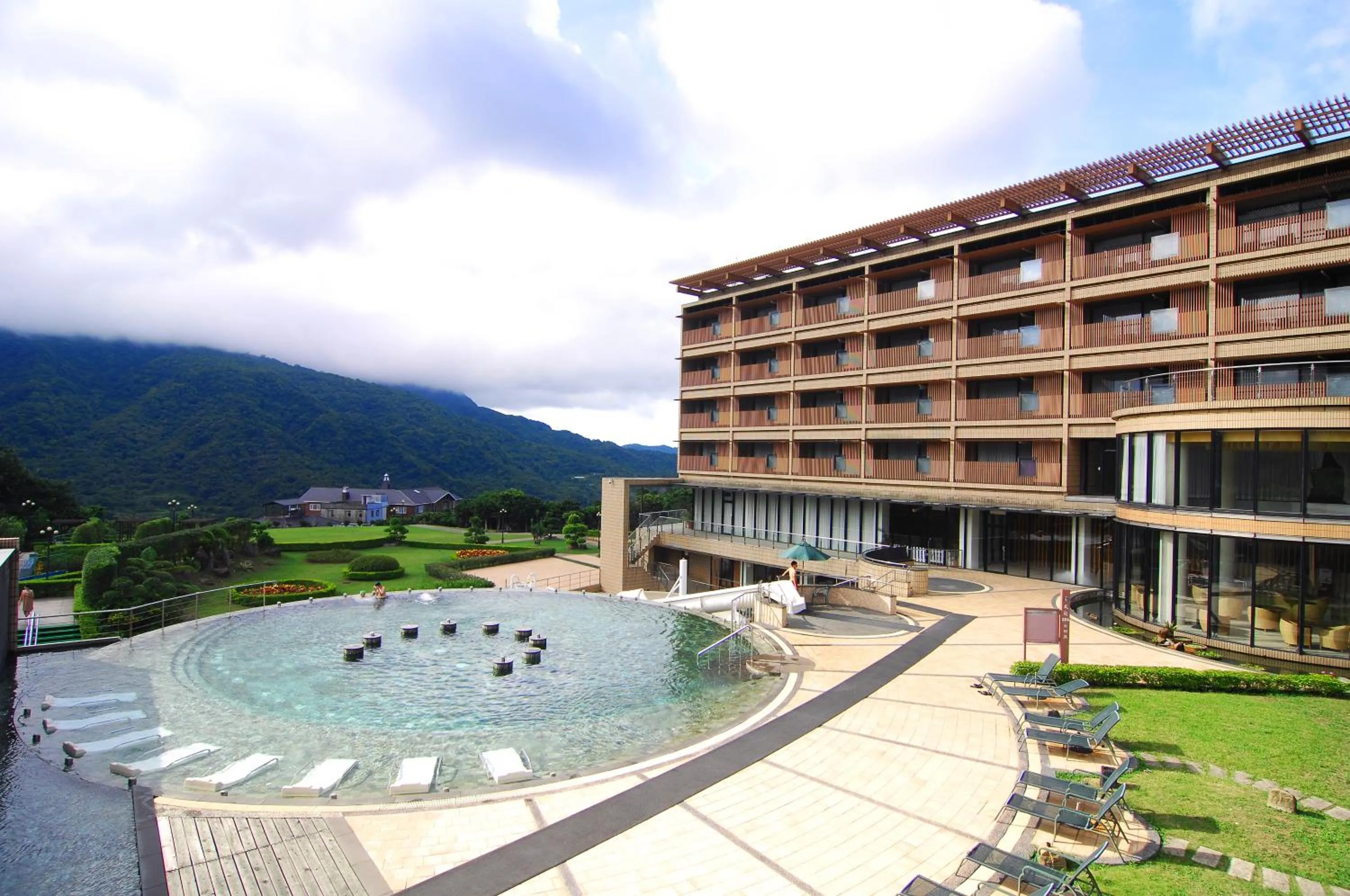Property building in Yang Ming Shan Tien Lai Resort & Spa