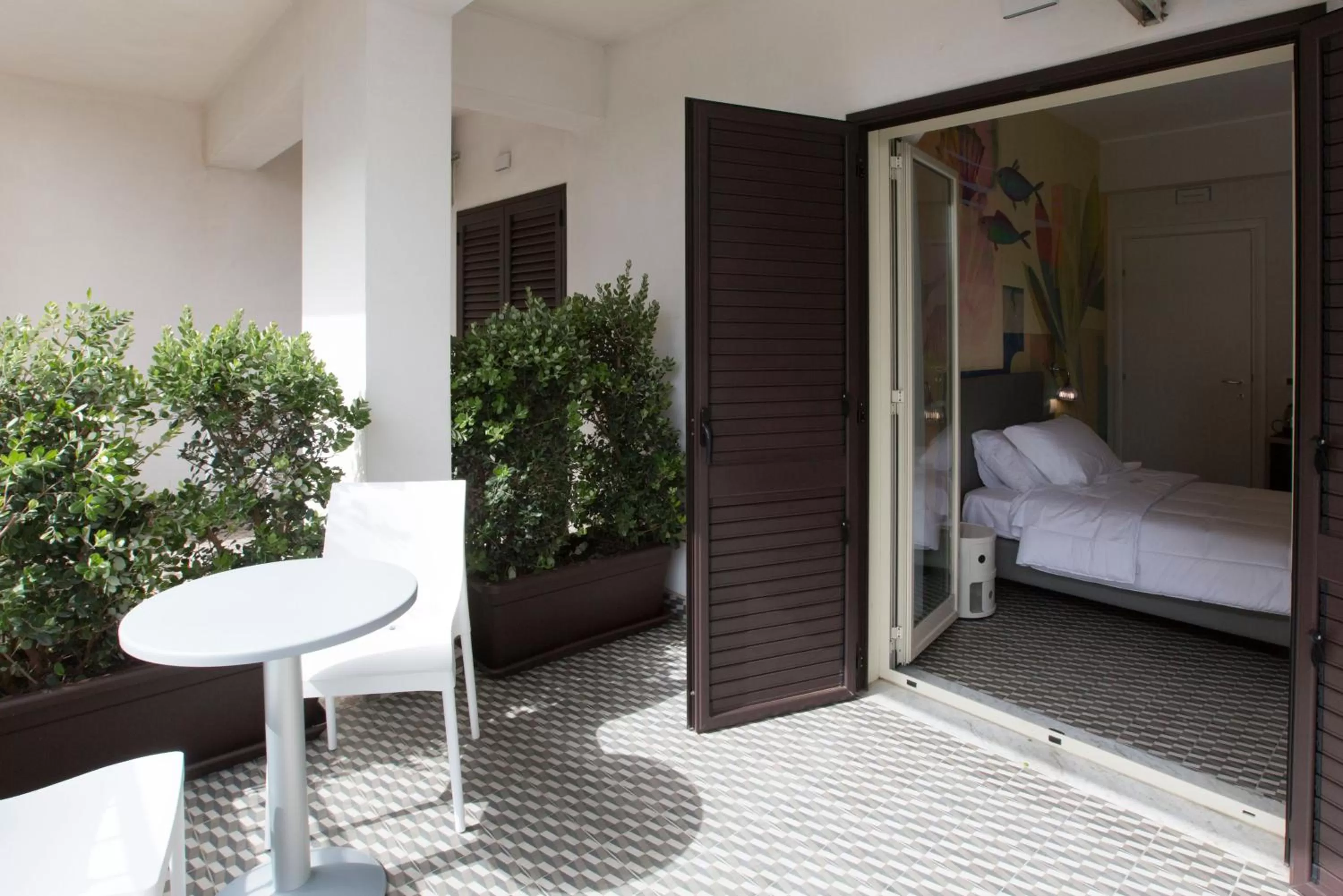 Patio, Bed in Malù Suites