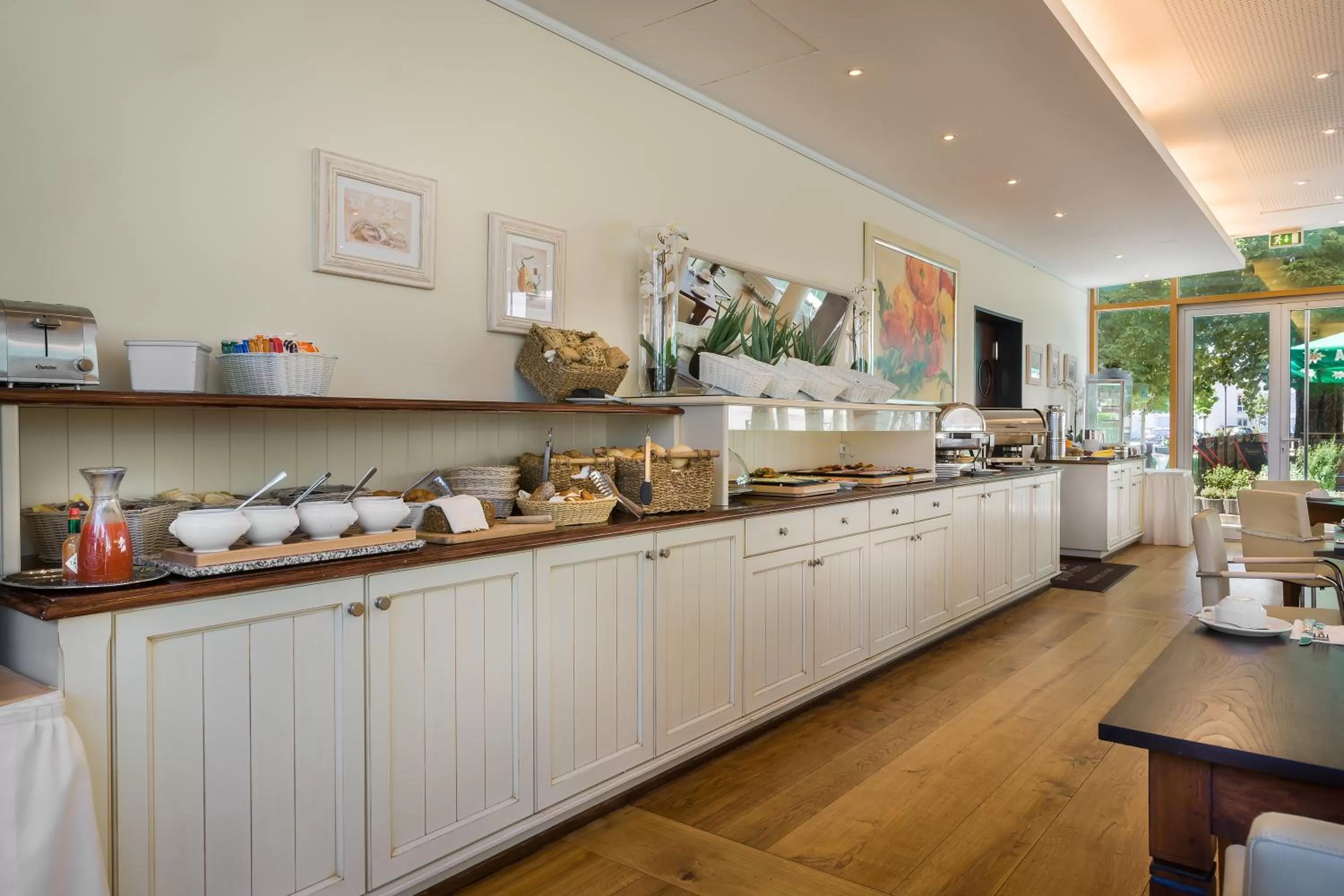 Buffet breakfast in Novum Hotel Seidlhof München